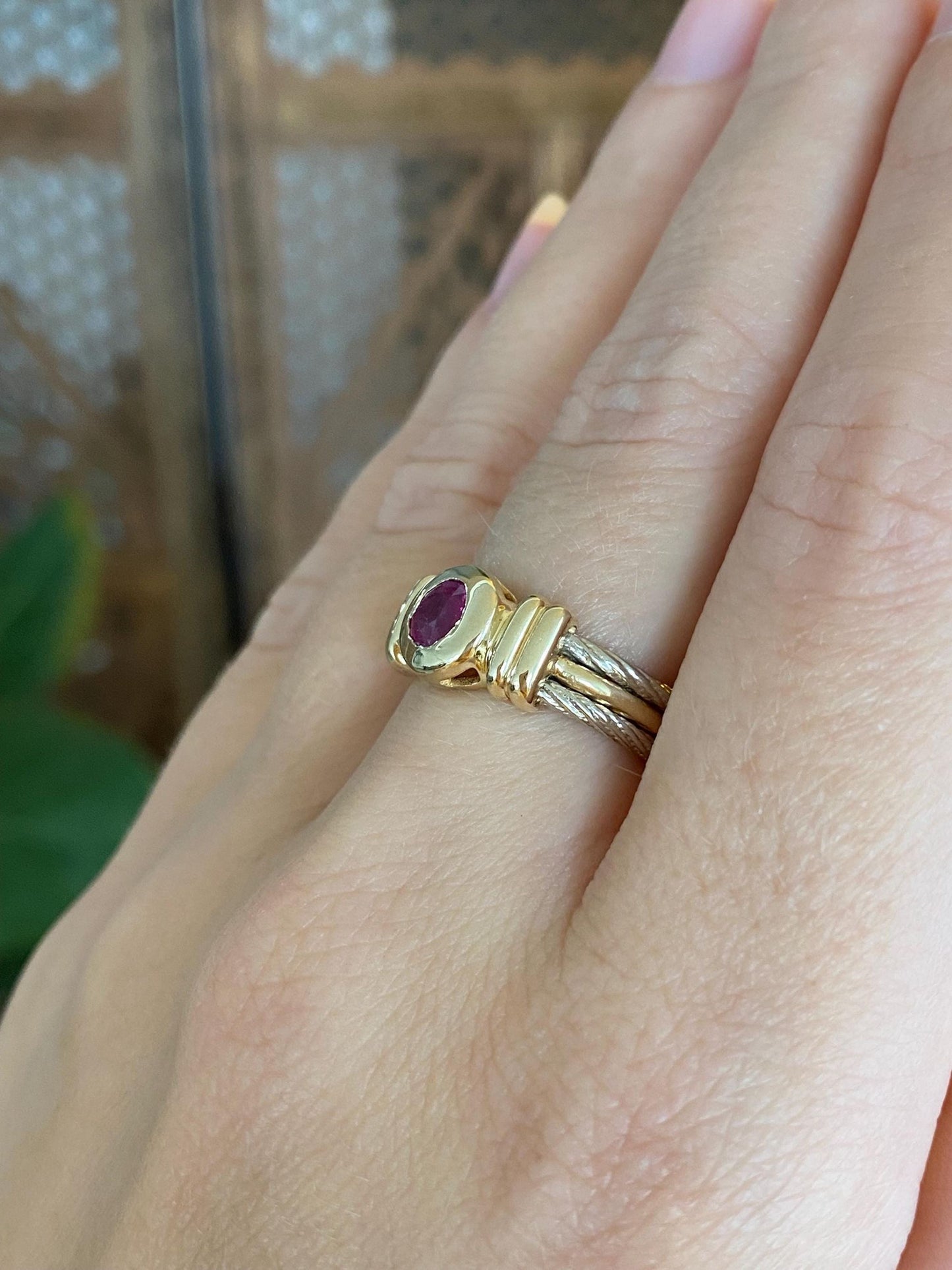 Vintage Solid 14k White & Yellow Gold Ruby Cable Ring Band - Size 6.25