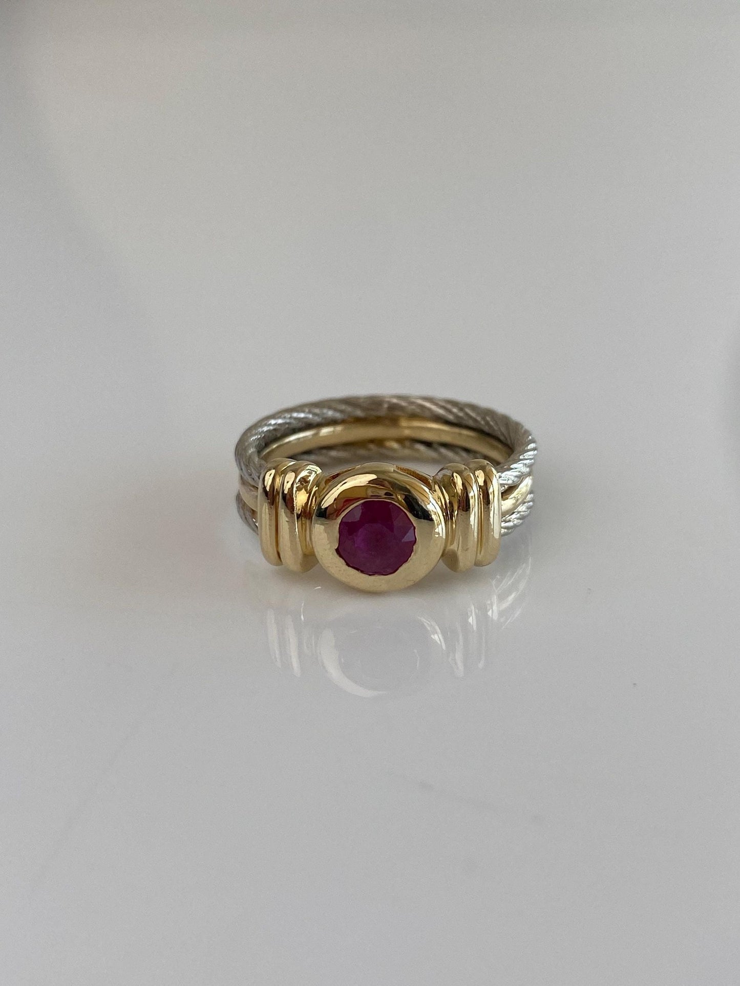 Vintage Solid 14k White & Yellow Gold Ruby Cable Ring Band - Size 6.25
