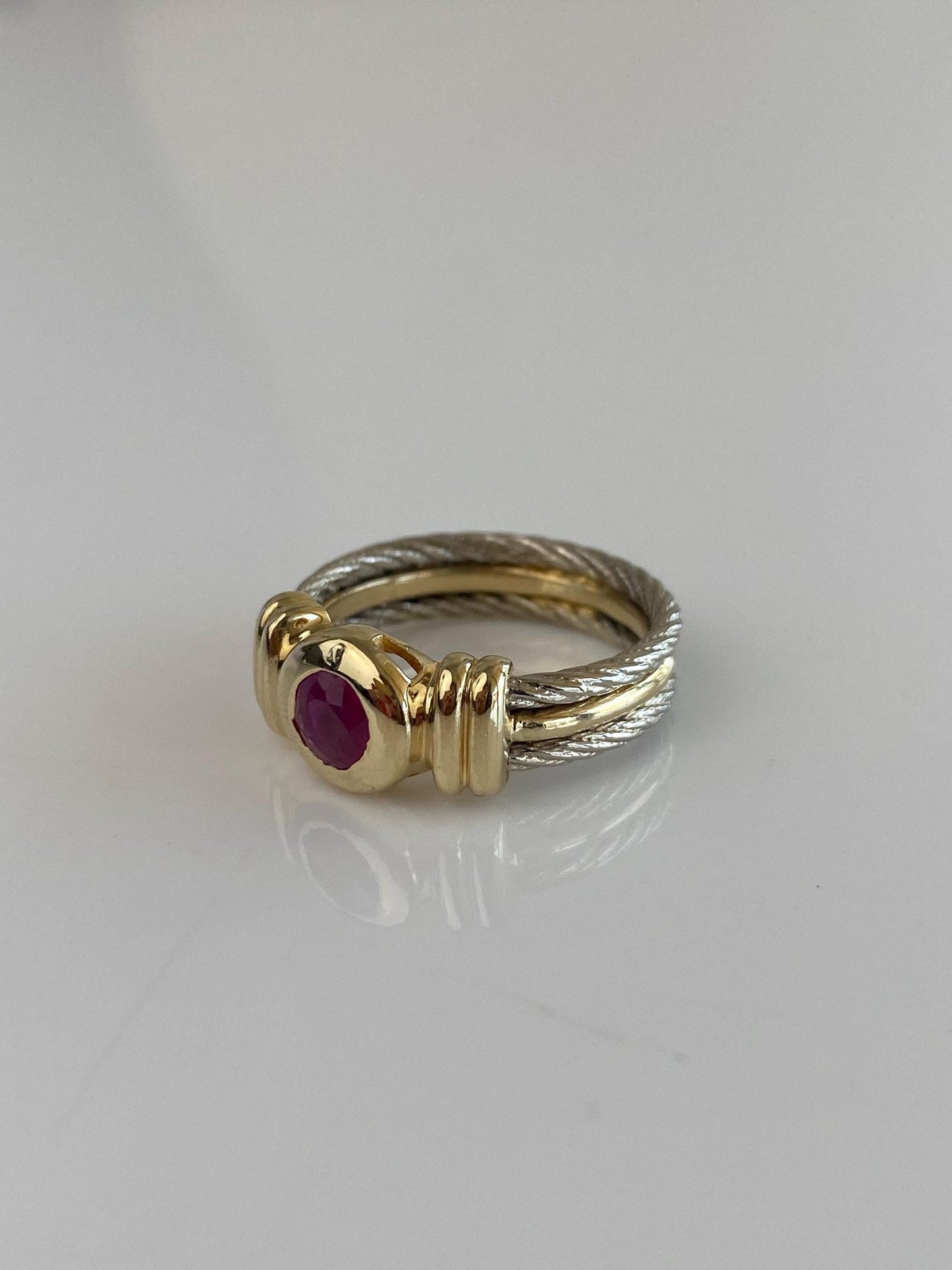 Vintage Solid 14k White & Yellow Gold Ruby Cable Ring Band - Size 6.25