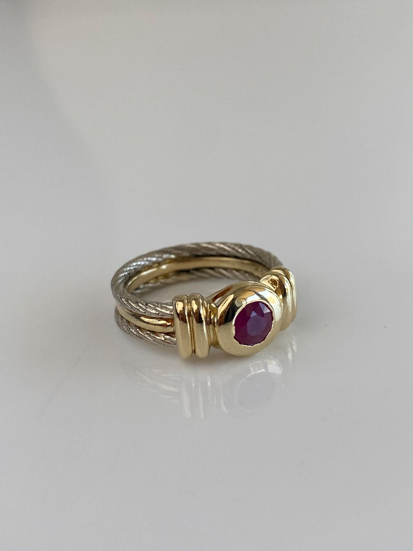 Vintage Solid 14k White & Yellow Gold Ruby Cable Ring Band - Size 6.25