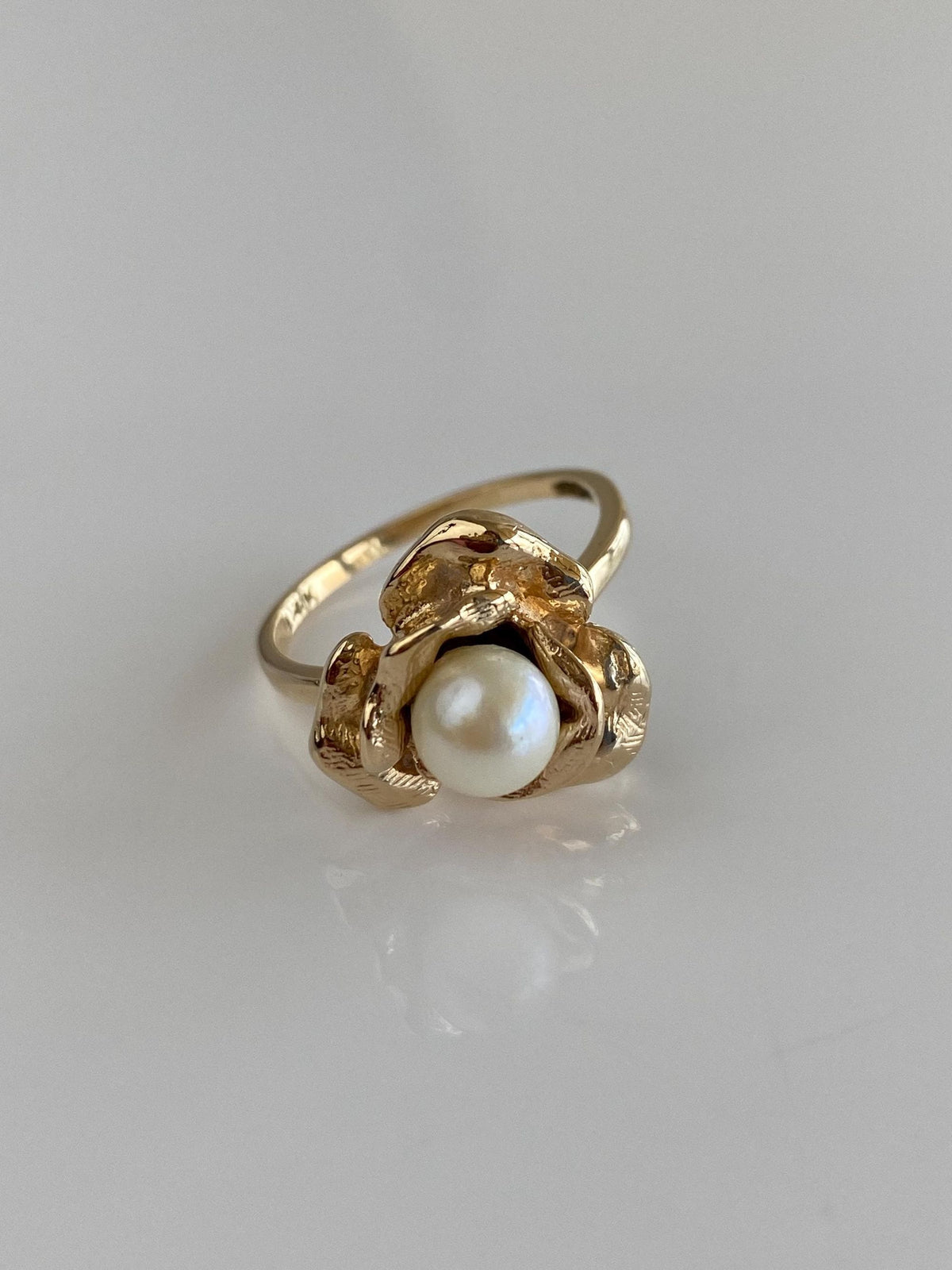 Vintage Solid 14k Yellow Gold Pearl Rose Ring - Size 6.75