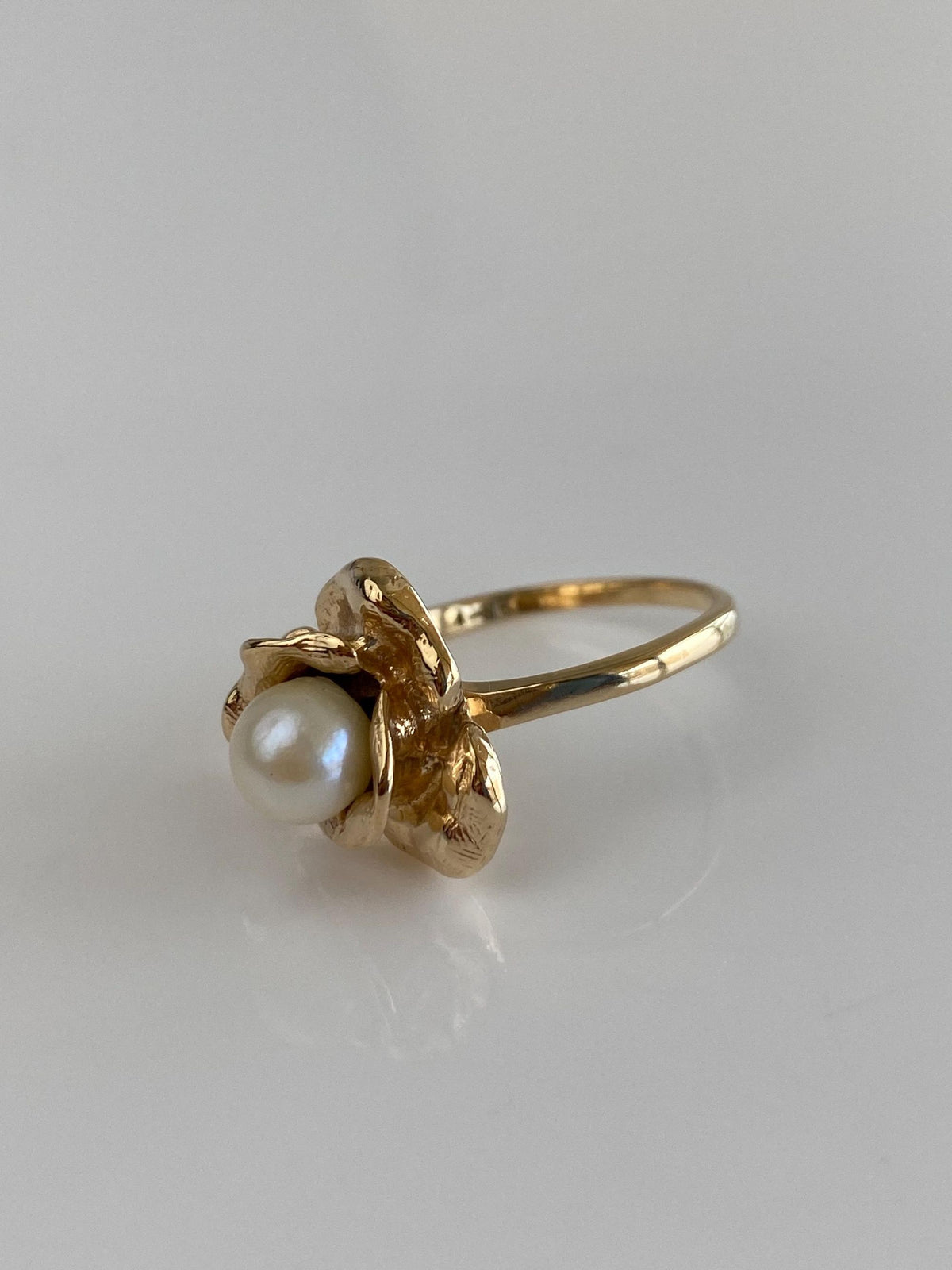 Vintage Solid 14k Yellow Gold Pearl Rose Ring - Size 6.75