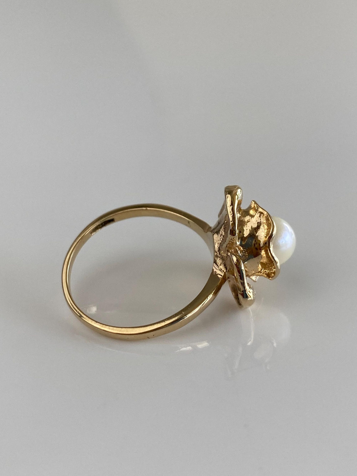 Vintage Solid 14k Yellow Gold Pearl Rose Ring - Size 6.75