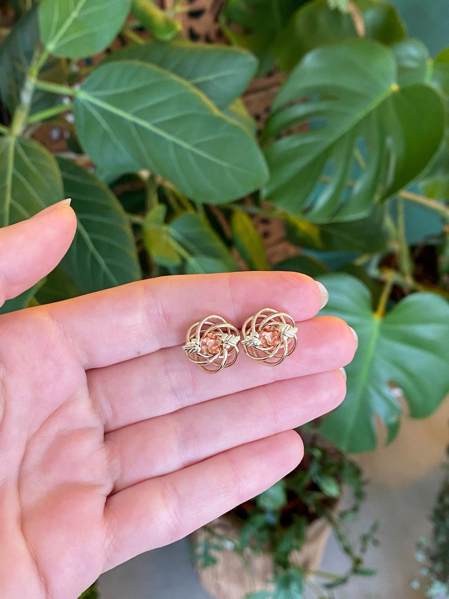 Vintage 14k Tri Tone Gold Rose Leaves Knot Stud Earrings