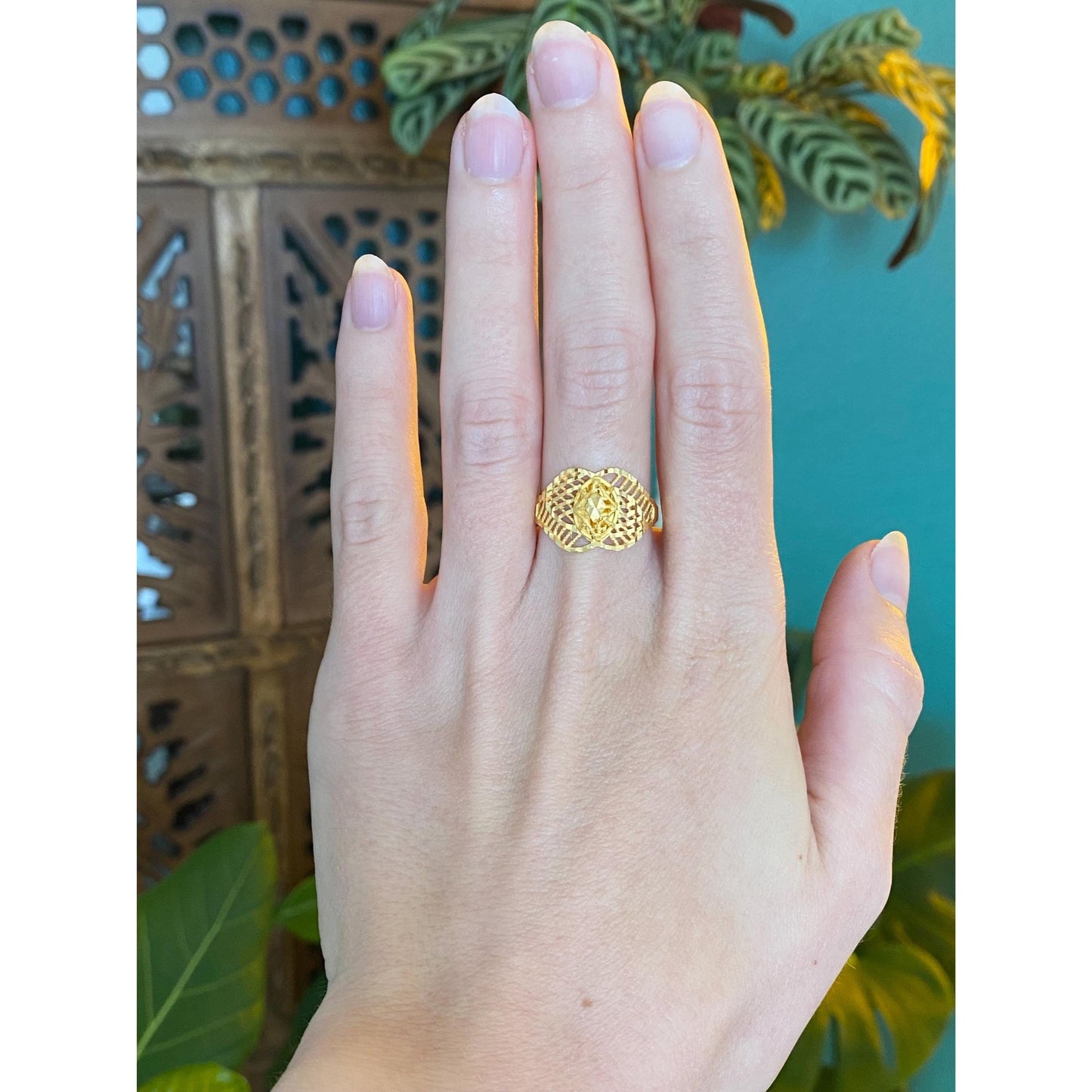 Solid 21k Yellow Gold Diamond Cut Ring - Size 7.25