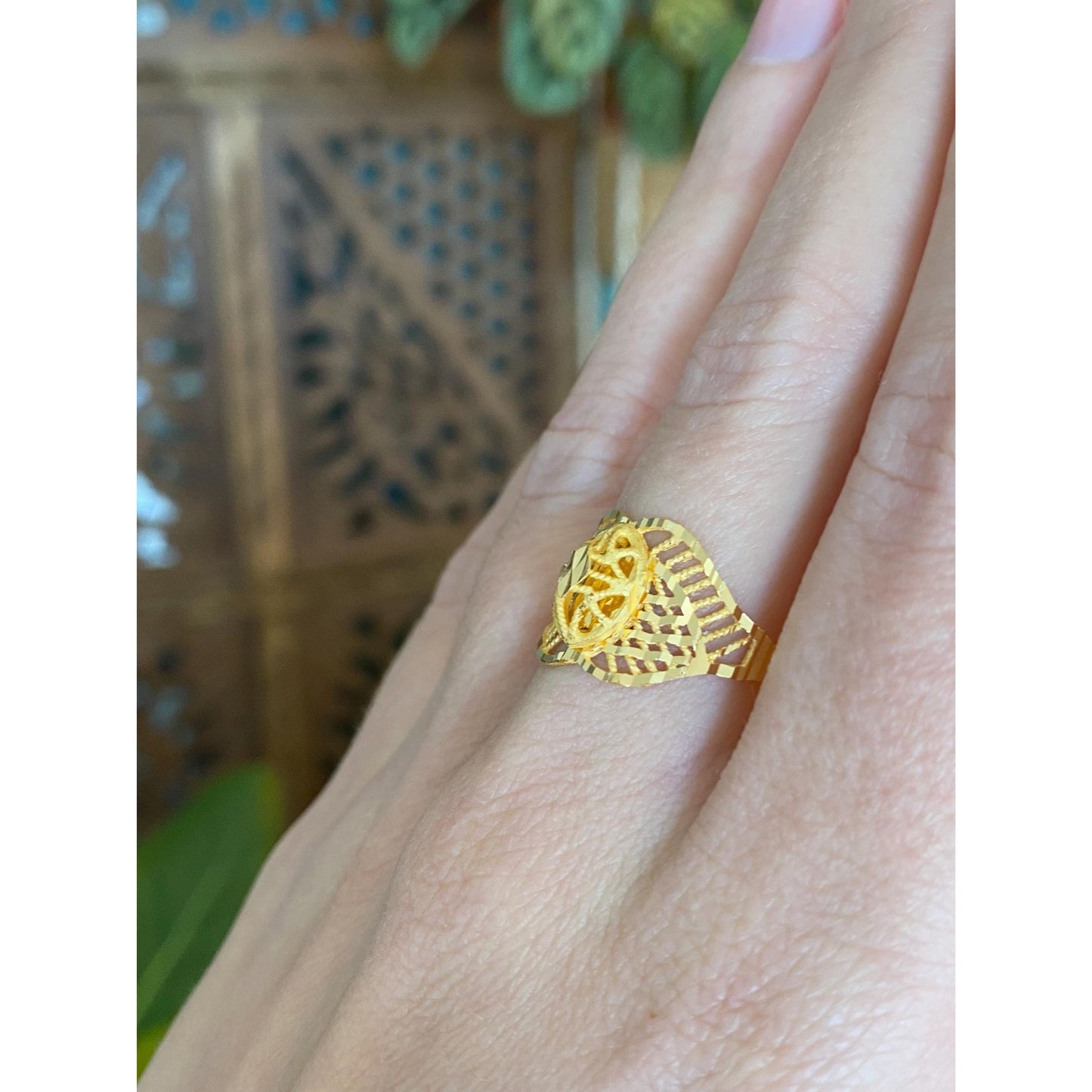 Solid 21k Yellow Gold Diamond Cut Ring - Size 7.25