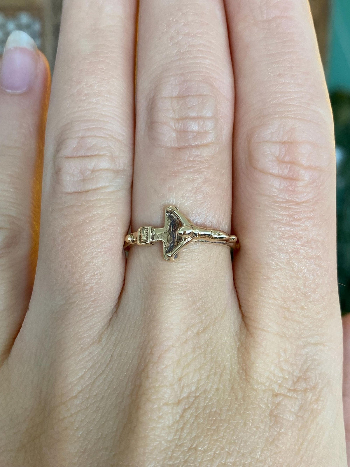 Vintage Solid 10k Yellow Gold Crucifix Cross Ring - Size 7.5
