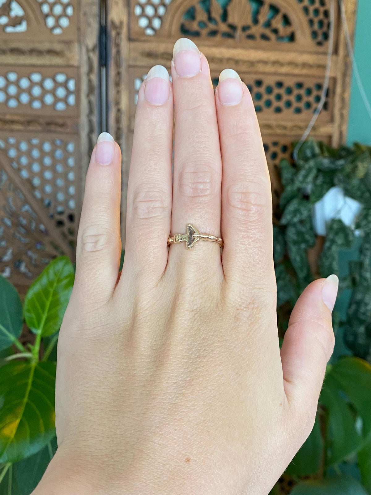 Vintage Solid 10k Yellow Gold Crucifix Cross Ring - Size 7.5