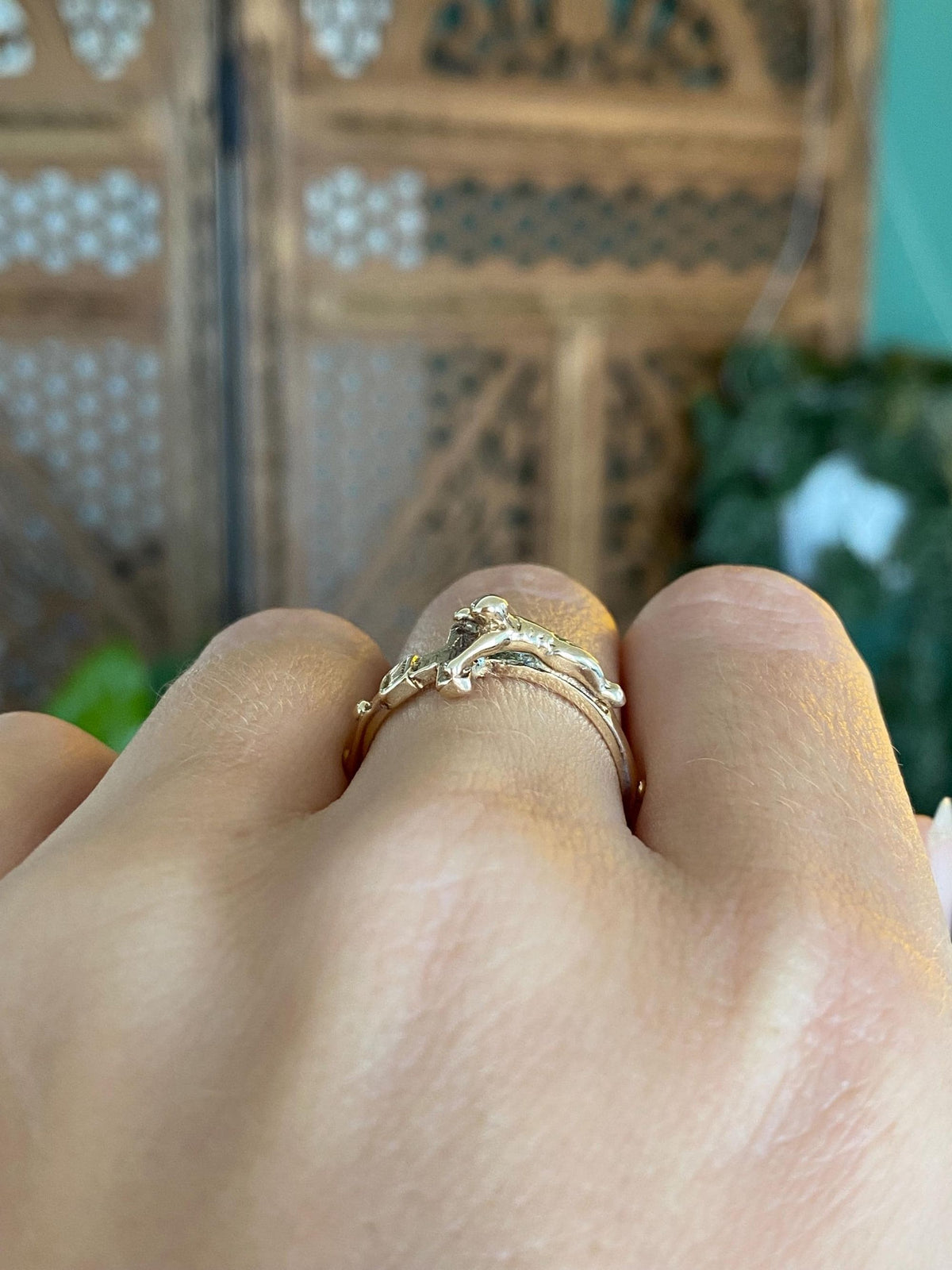 Vintage Solid 10k Yellow Gold Crucifix Cross Ring - Size 7.5