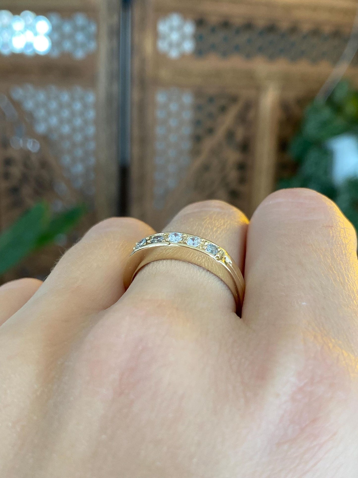 Vintage Solid 14k Yellow Gold Clear Cubic Zirconia Ring Band - Size 7.75