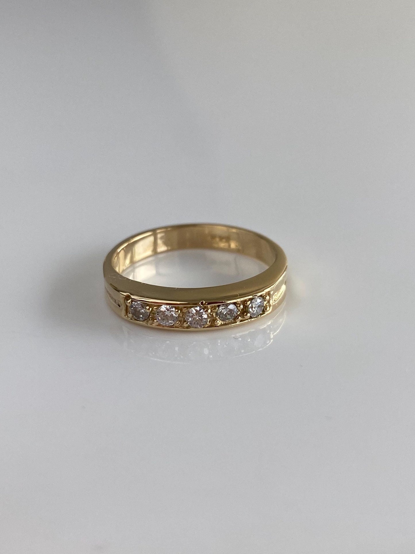 Vintage Solid 14k Yellow Gold Clear Cubic Zirconia Ring Band - Size 7.75