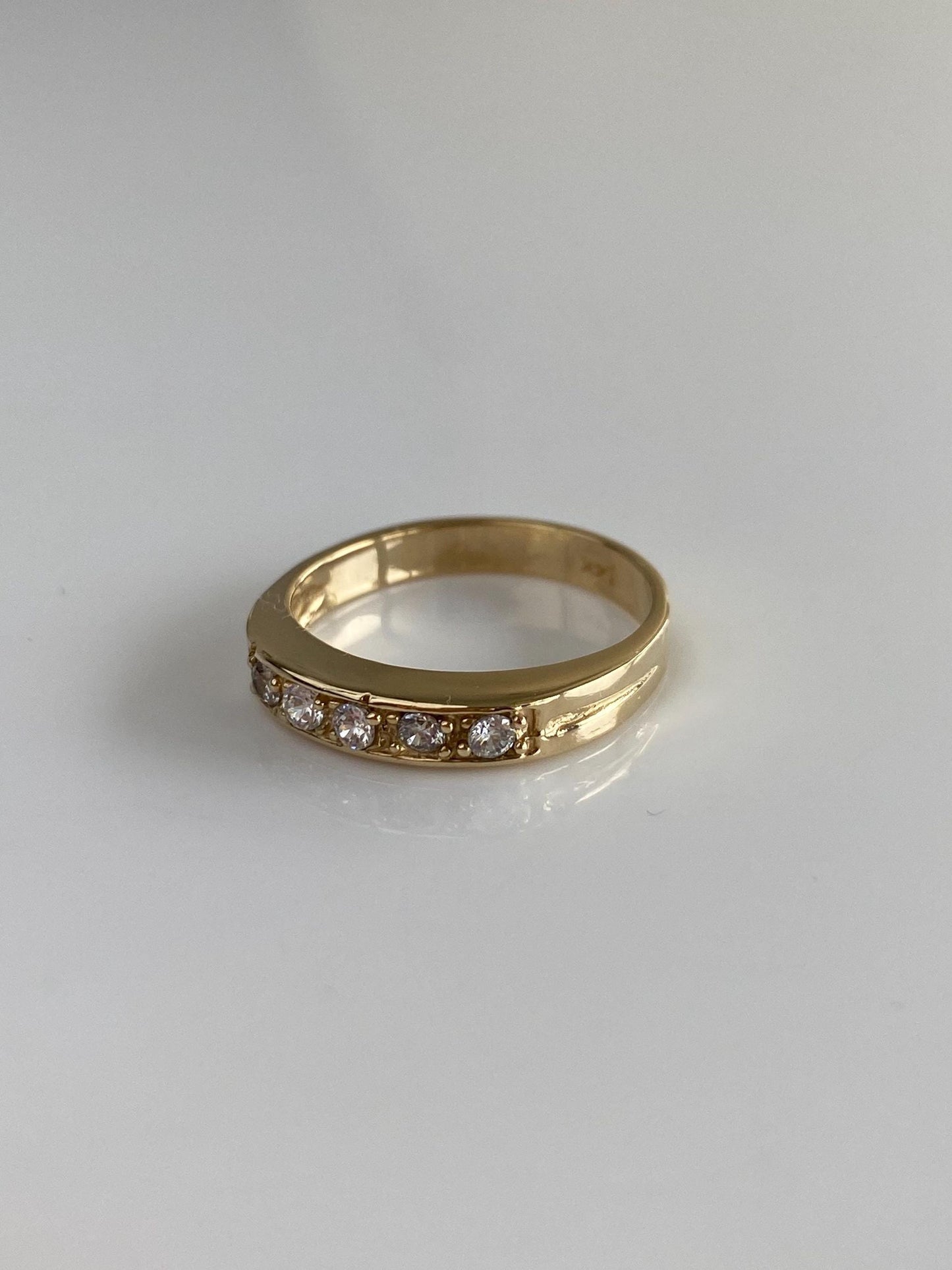Vintage Solid 14k Yellow Gold Clear Cubic Zirconia Ring Band - Size 7.75