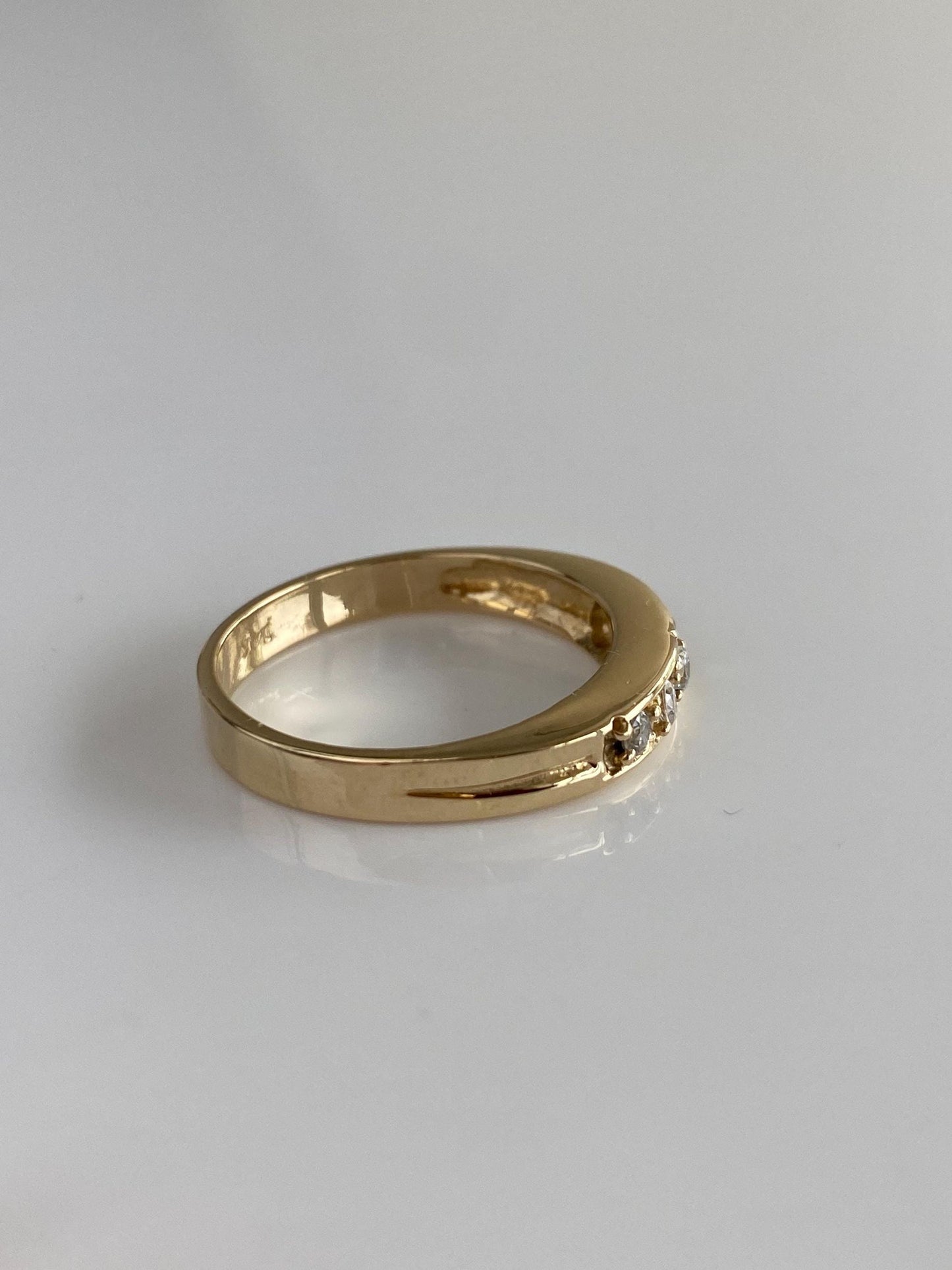 Vintage Solid 14k Yellow Gold Clear Cubic Zirconia Ring Band - Size 7.75