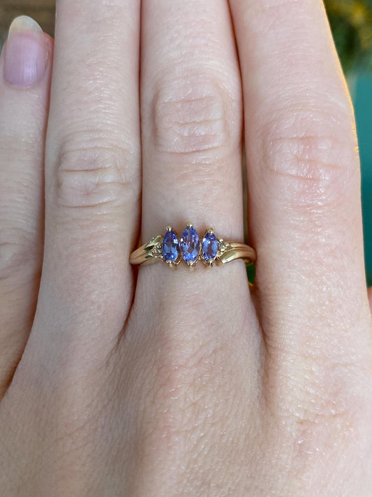 Vintage Solid 10k Yellow Gold Tanzanite Row Ring - Size 7