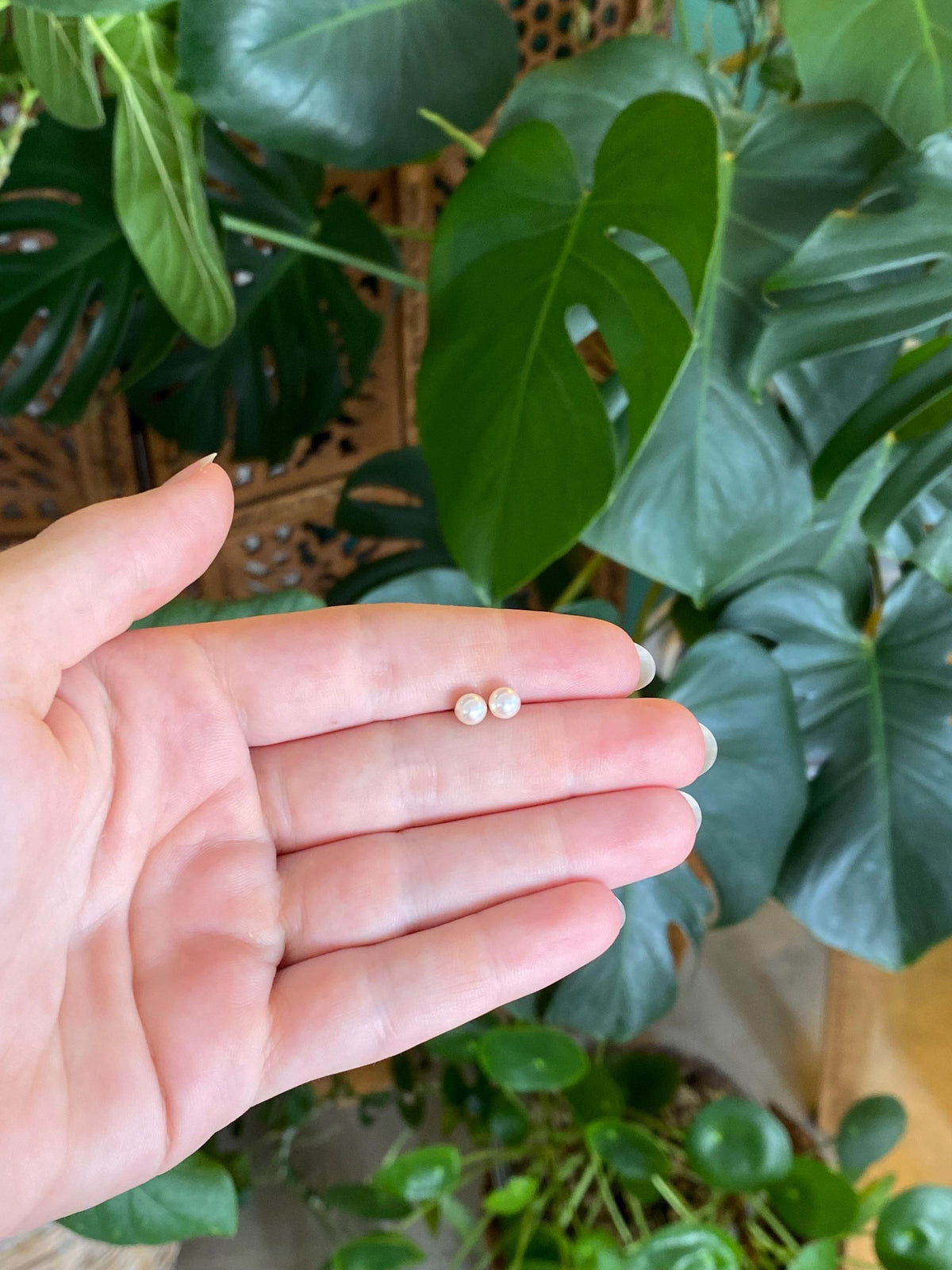 Vintage Solid 14k White Gold Pearl Stud Earrings