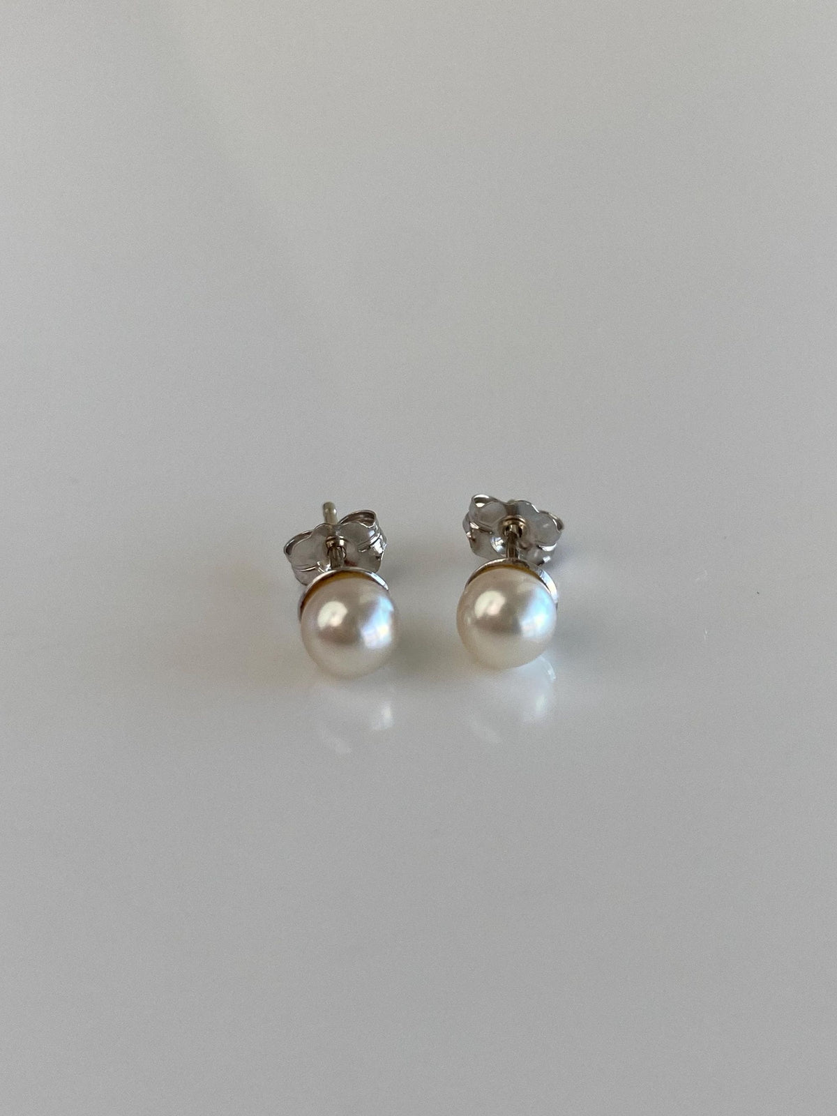 Vintage Solid 14k White Gold Pearl Stud Earrings