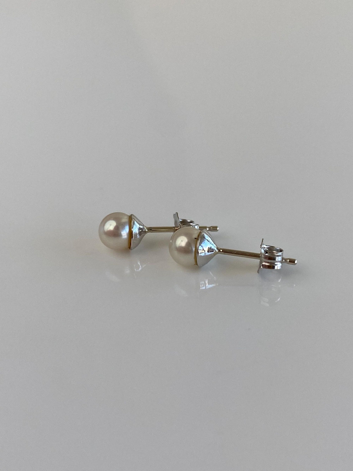 Vintage Solid 14k White Gold Pearl Stud Earrings