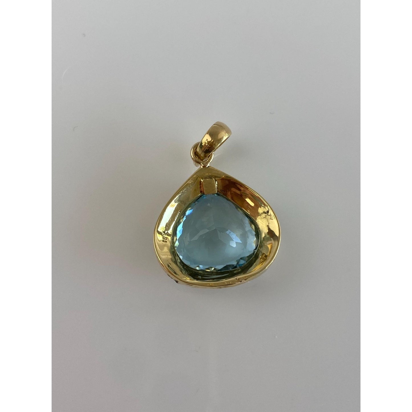 Vintage Solid 18k Yellow Gold Blue Enamel Aquamarine Charm