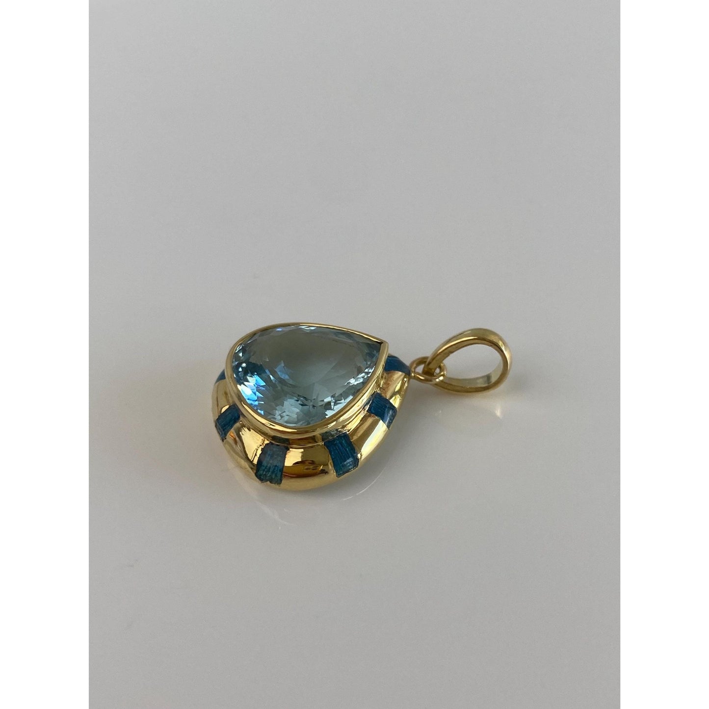 Vintage Solid 18k Yellow Gold Blue Enamel Aquamarine Charm