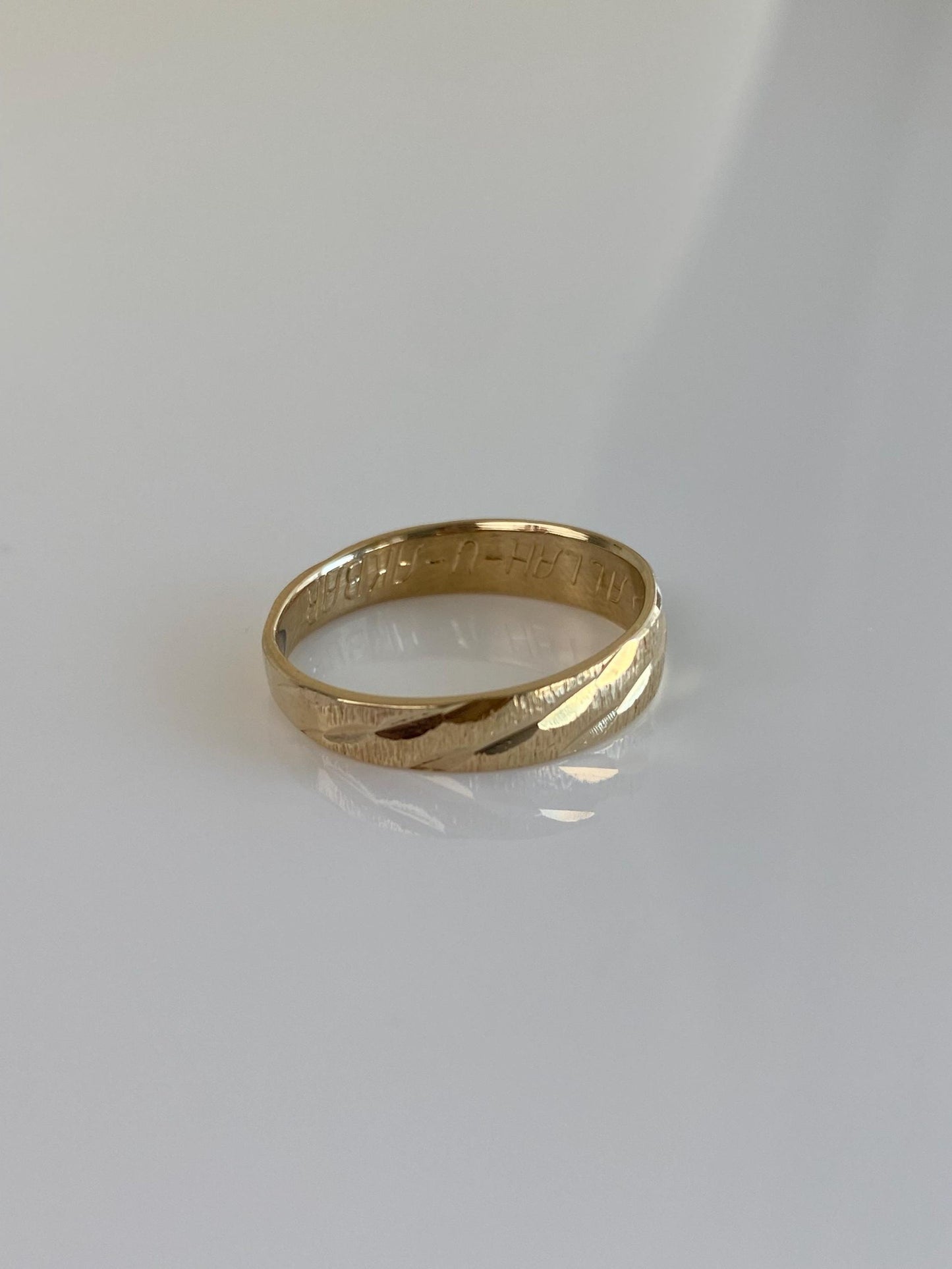 Vintage Solid 14k Yellow Gold Diamond Cut Lined Ring - Size 6.25