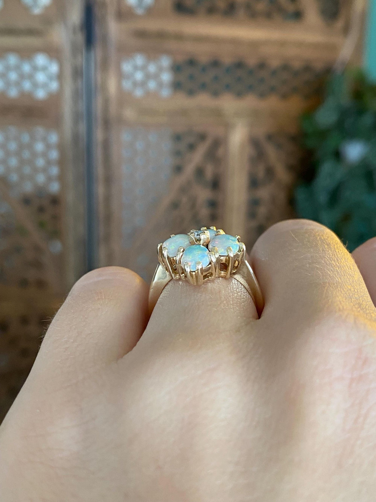 Vintage Solid 14k Yellow Gold Opals Diamond Ring - Size 5.75
