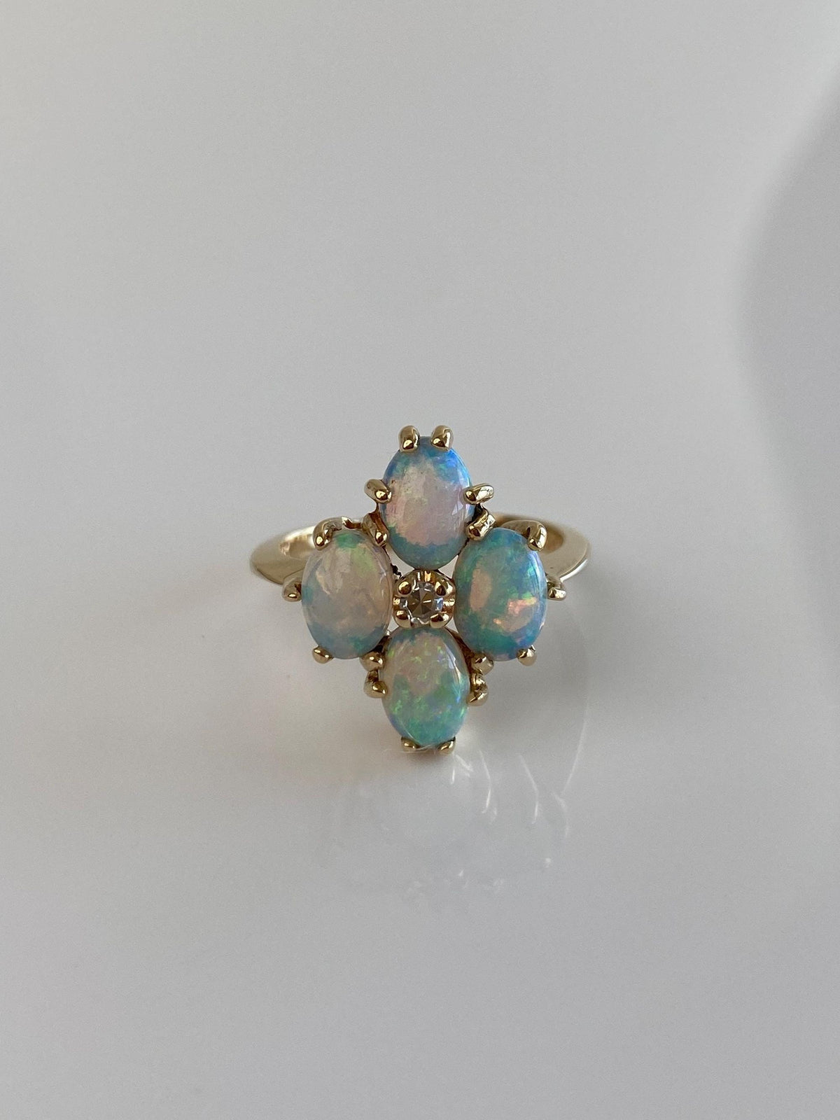 Vintage Solid 14k Yellow Gold Opals Diamond Ring - Size 5.75