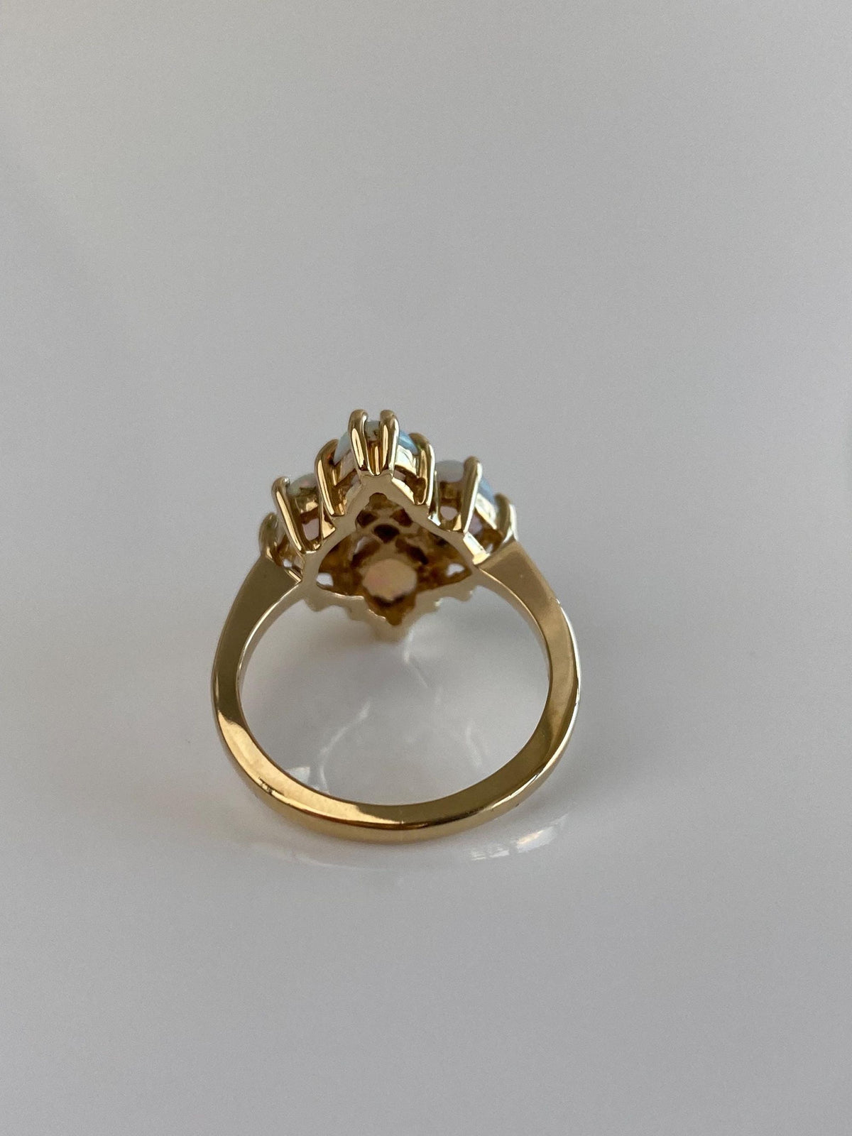 Vintage Solid 14k Yellow Gold Opals Diamond Ring - Size 5.75