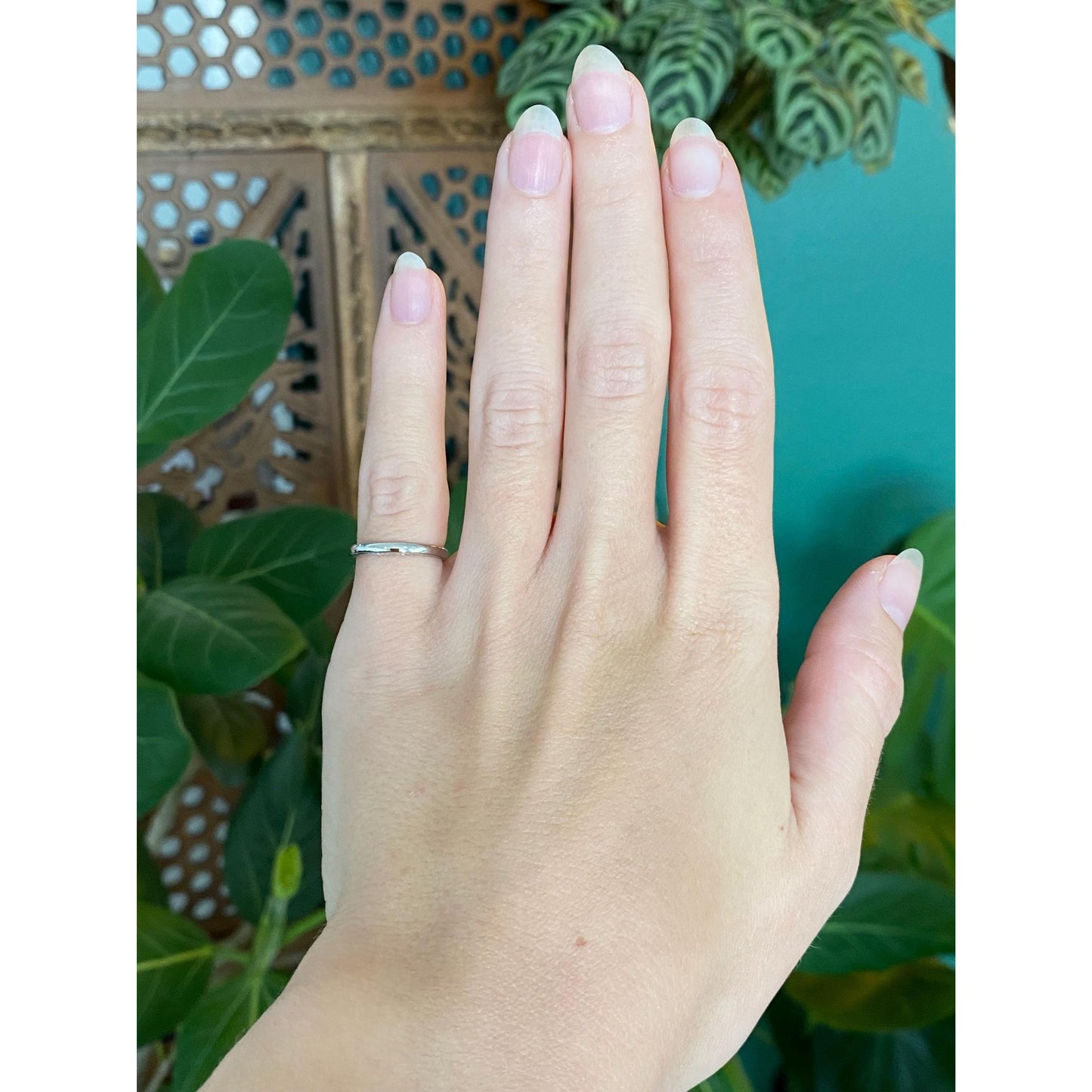 Vintage Solid 18k White Gold Slight Milgrain Ring Band - Size 4.25