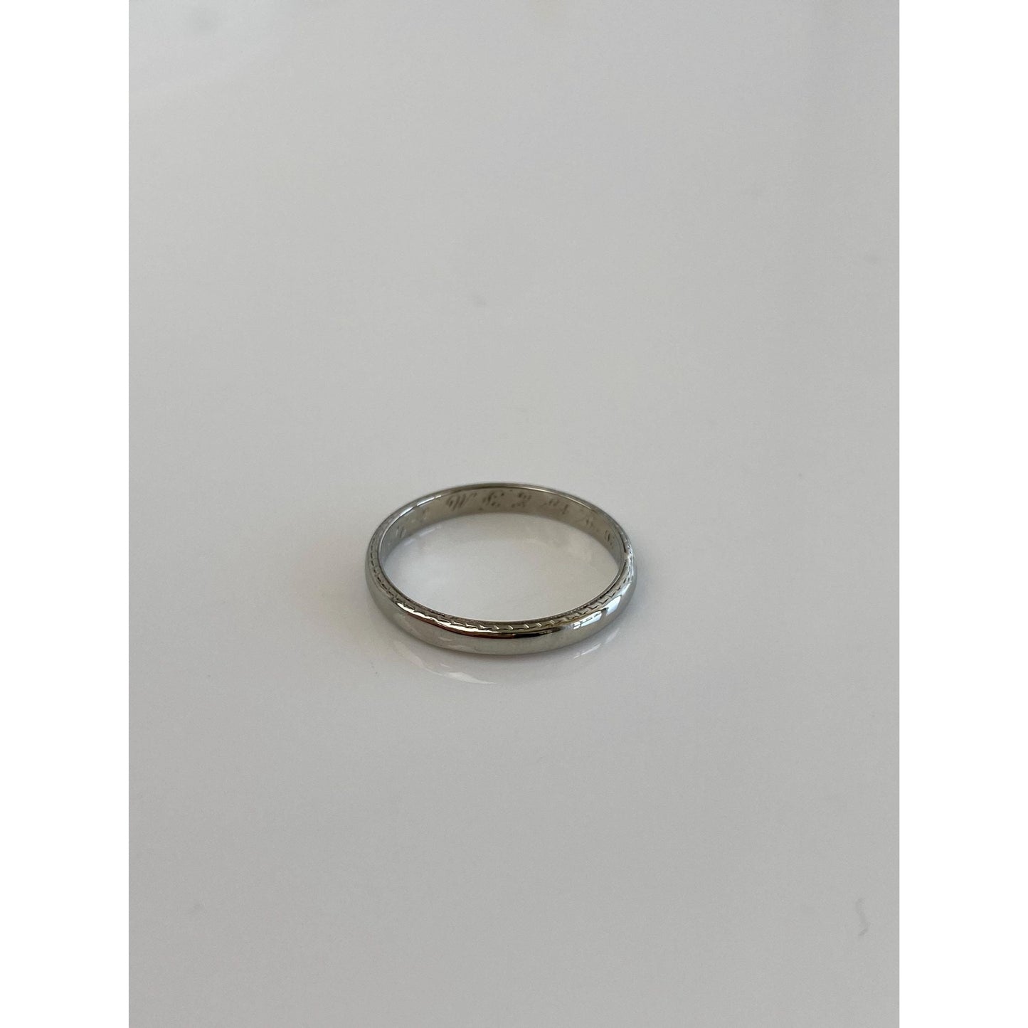Vintage Solid 18k White Gold Slight Milgrain Ring Band - Size 4.25