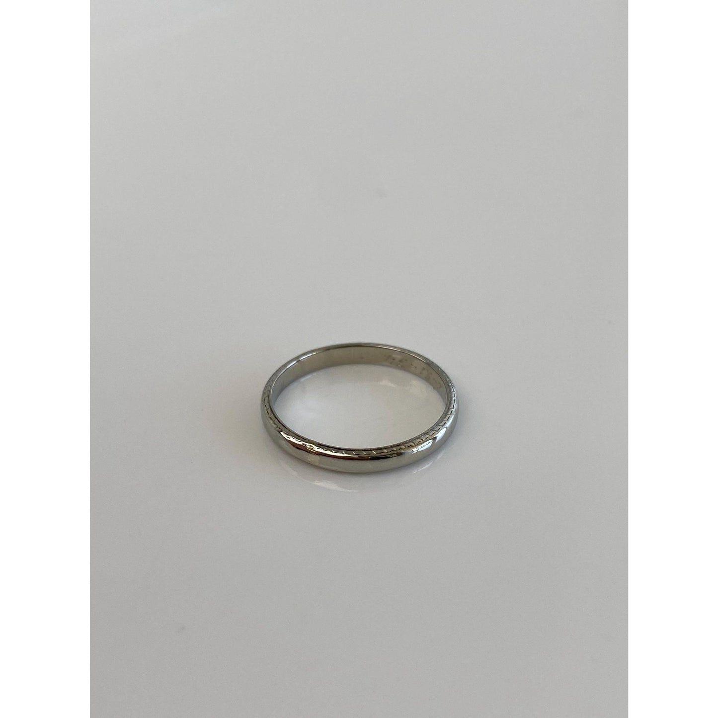 Vintage Solid 18k White Gold Slight Milgrain Ring Band - Size 4.25