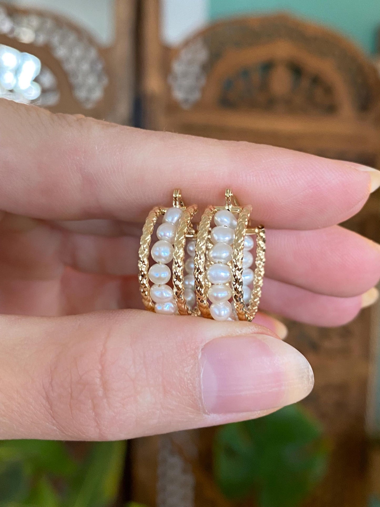 Vintage 14k Yellow Gold Pearl Hoop Earrings