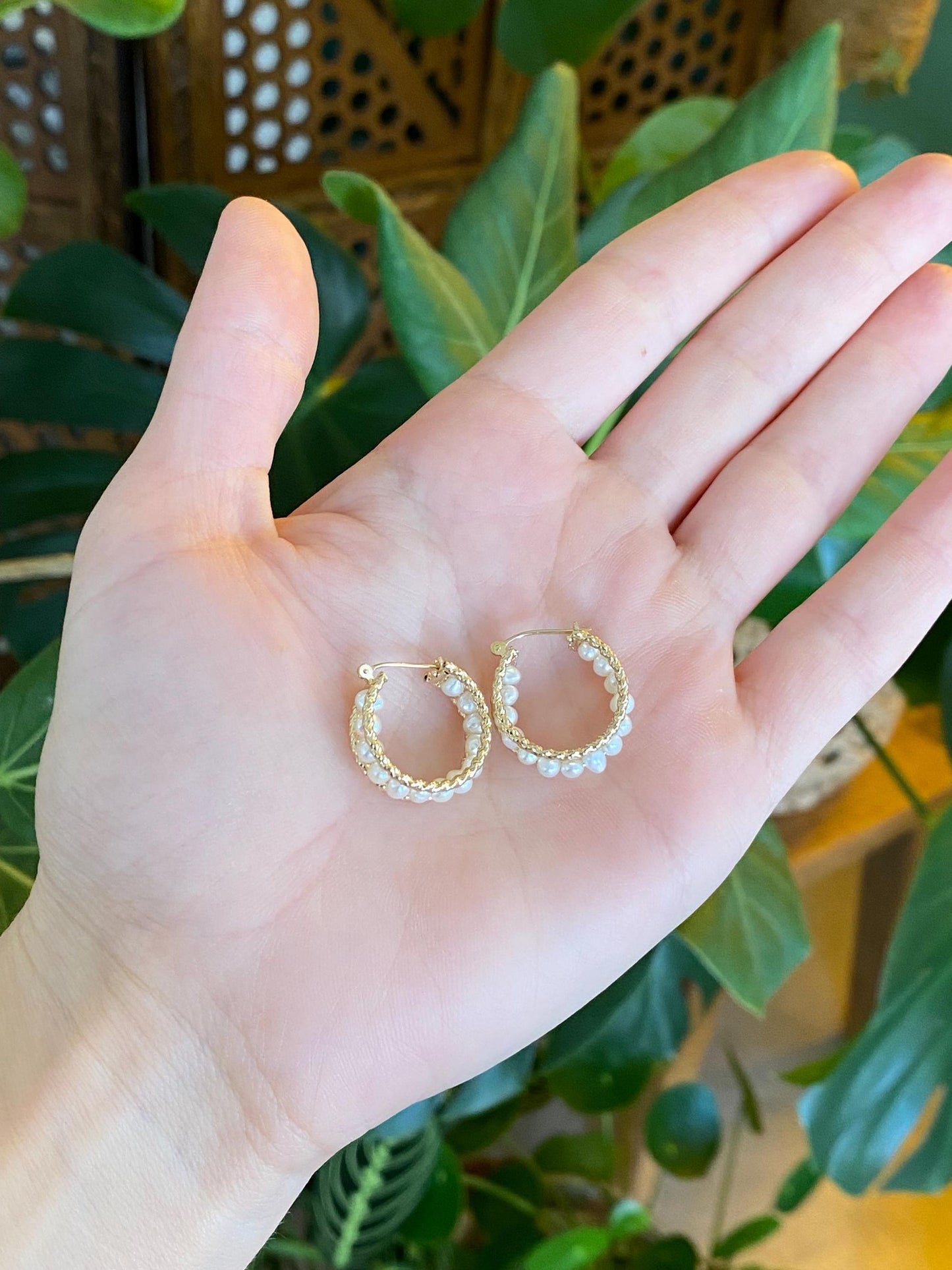 Vintage 14k Yellow Gold Pearl Hoop Earrings