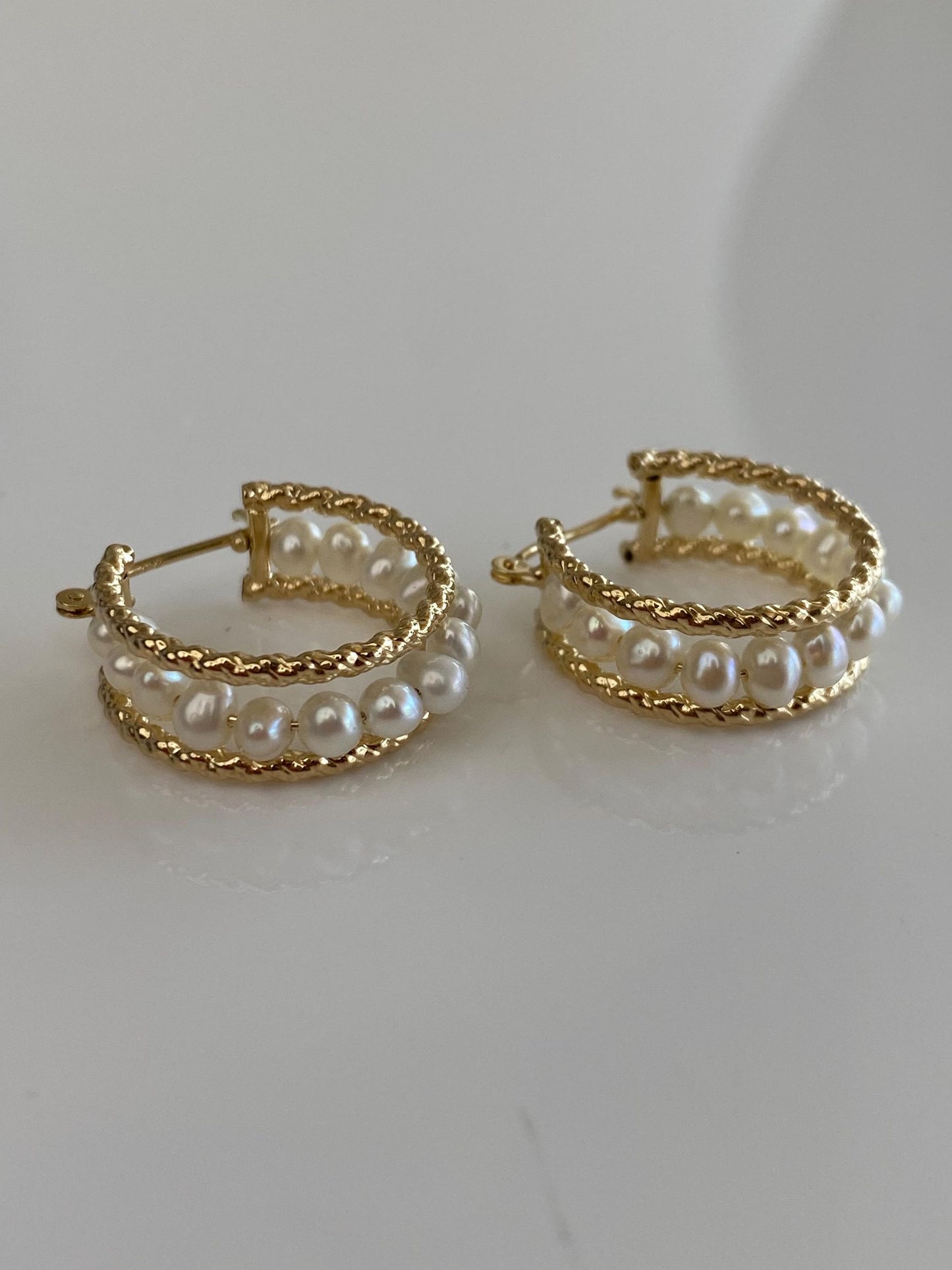 Vintage 14k Yellow Gold Pearl Hoop Earrings
