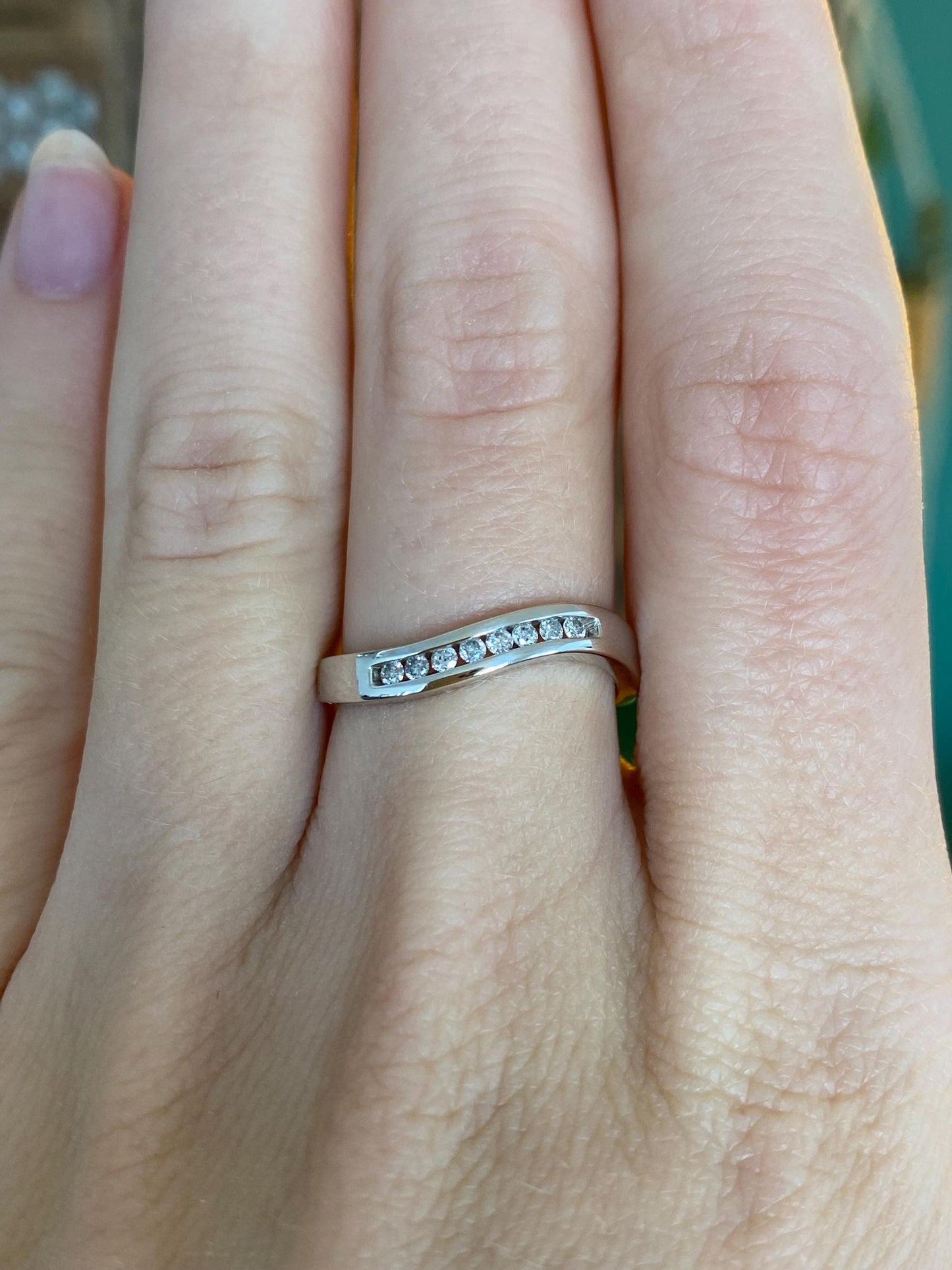 Vintage Solid 14k White Gold Diamond Wavy Ring Band - Size 7
