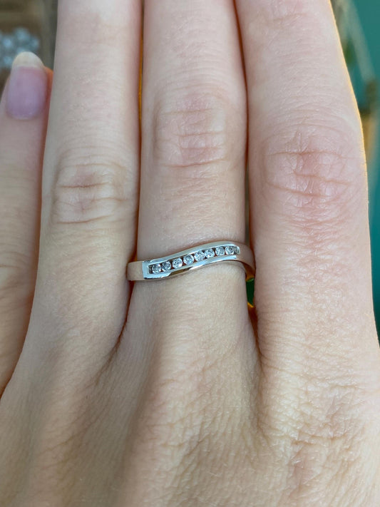 Vintage Solid 14k White Gold Diamond Wavy Ring Band - Size 7