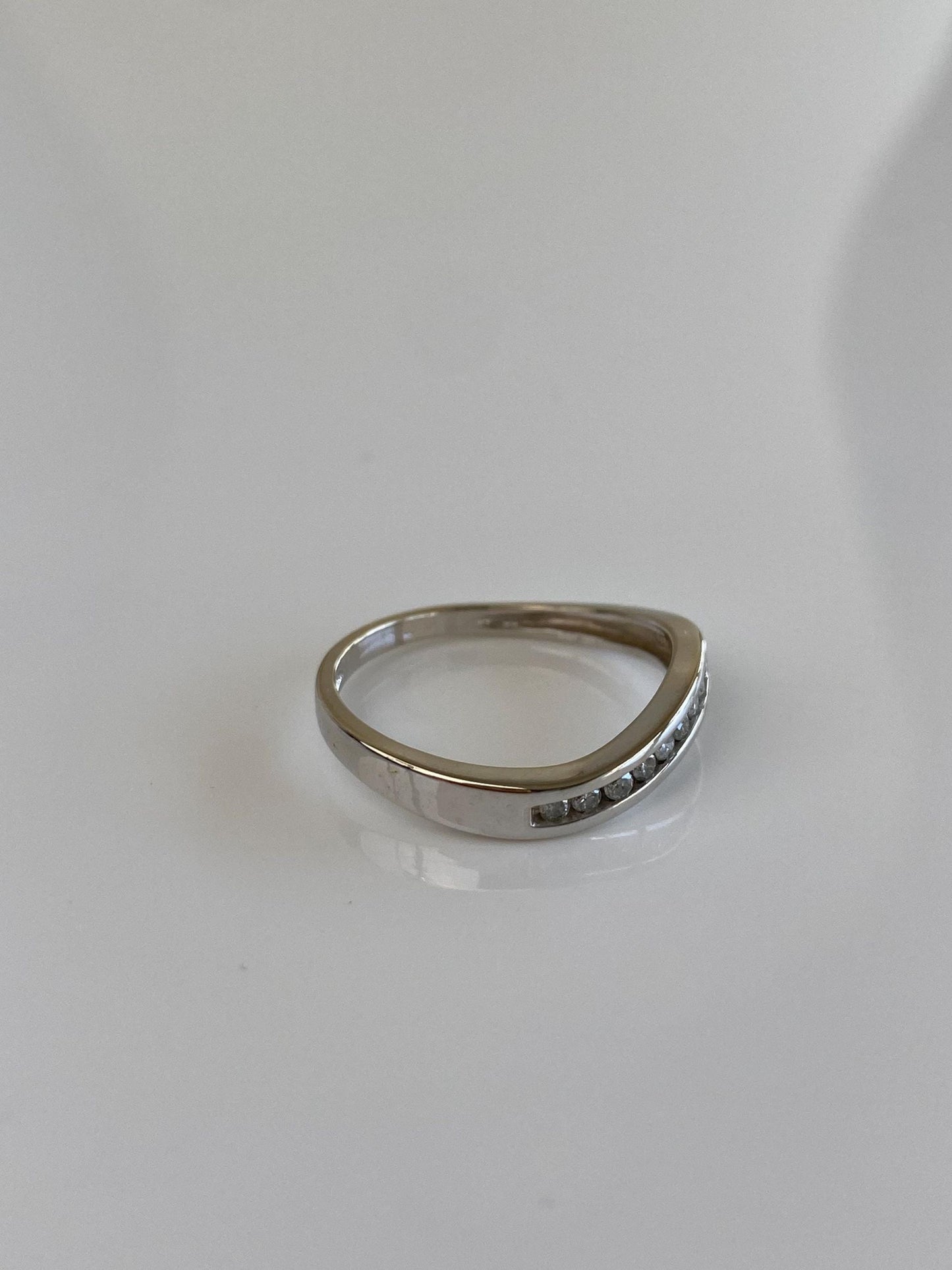 Vintage Solid 14k White Gold Diamond Wavy Ring Band - Size 7