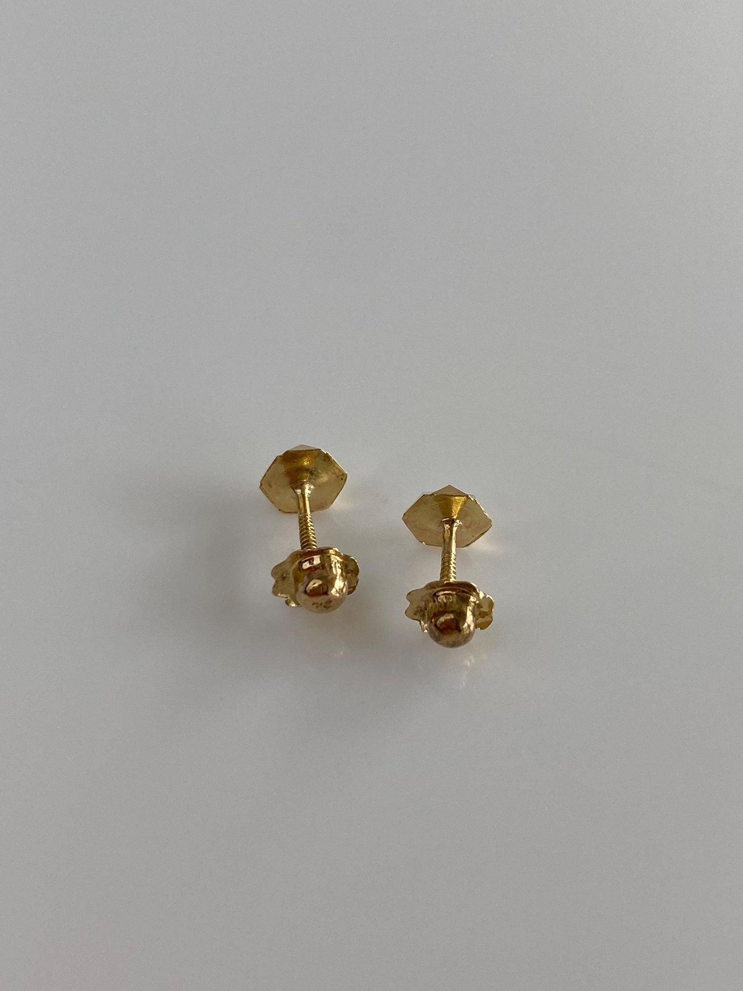 Vintage 18k Yellow Gold Diamond Cut Stud Earrings