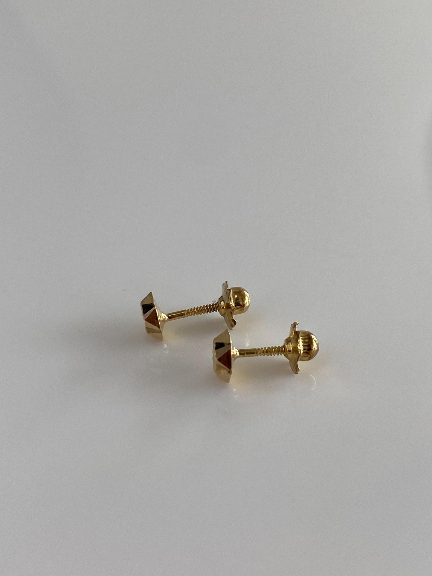 Vintage 18k Yellow Gold Diamond Cut Stud Earrings