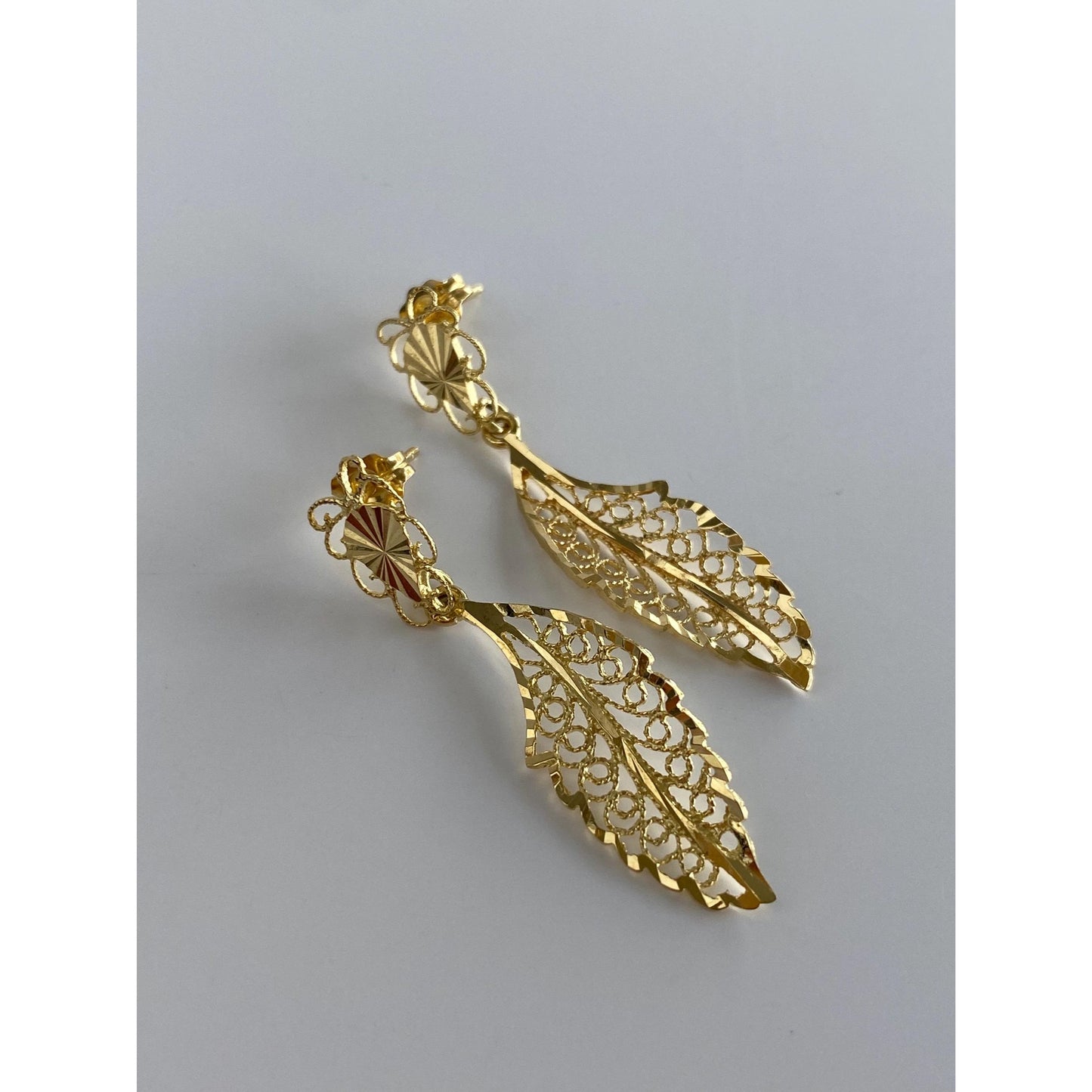 Vintage Solid 18k Yellow Gold Diamond Cut Leaf Dangle Stud Earrings