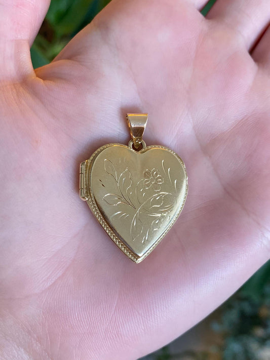 Vintage Solid 14k Yellow Gold Engraved Floral Heart Locket Charm