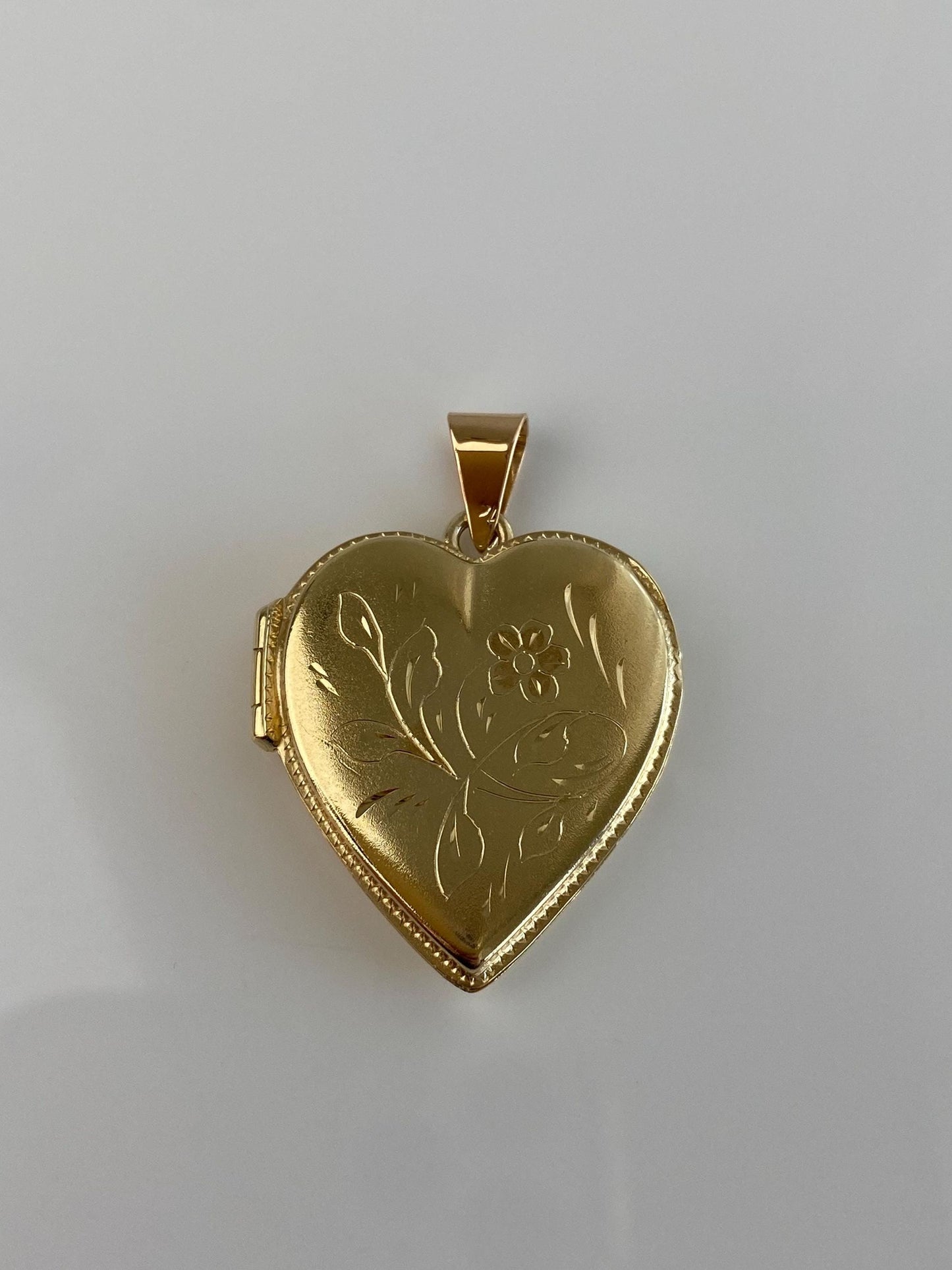Vintage Solid 14k Yellow Gold Engraved Floral Heart Locket Charm
