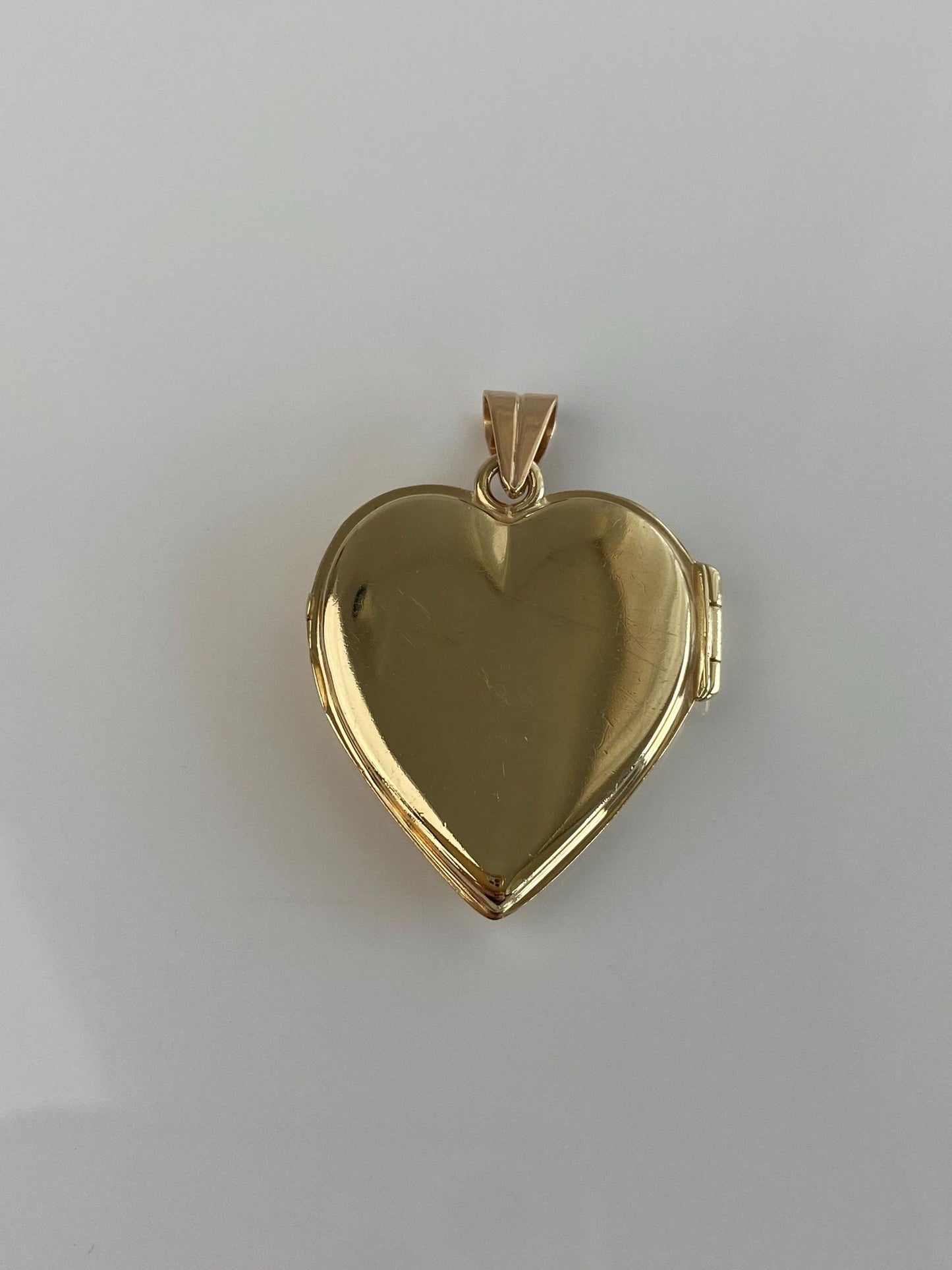 Vintage Solid 14k Yellow Gold Engraved Floral Heart Locket Charm