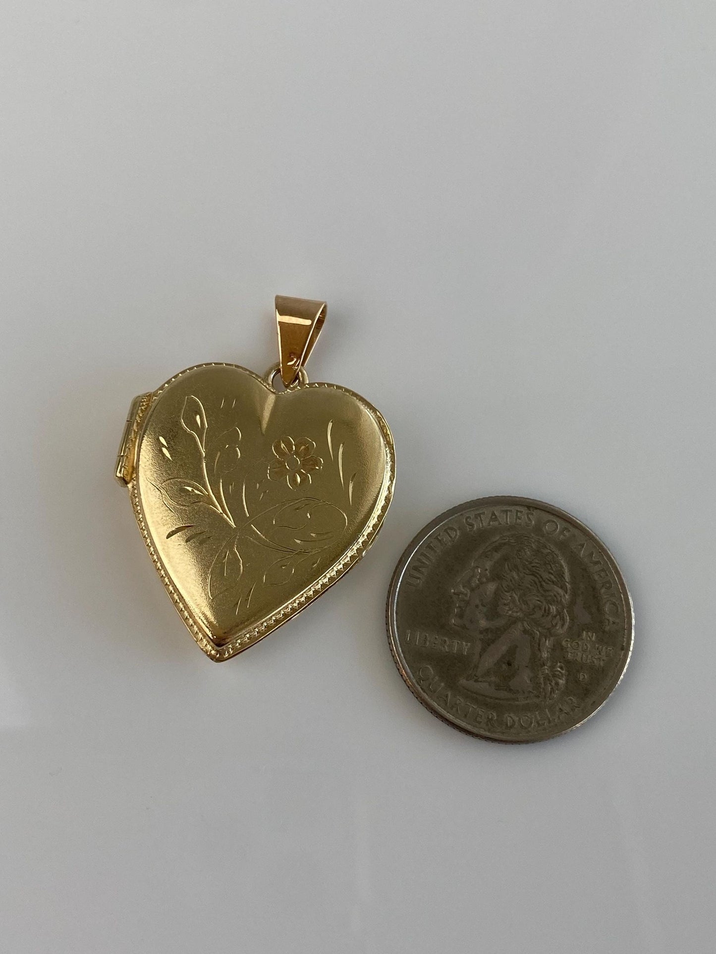 Vintage Solid 14k Yellow Gold Engraved Floral Heart Locket Charm