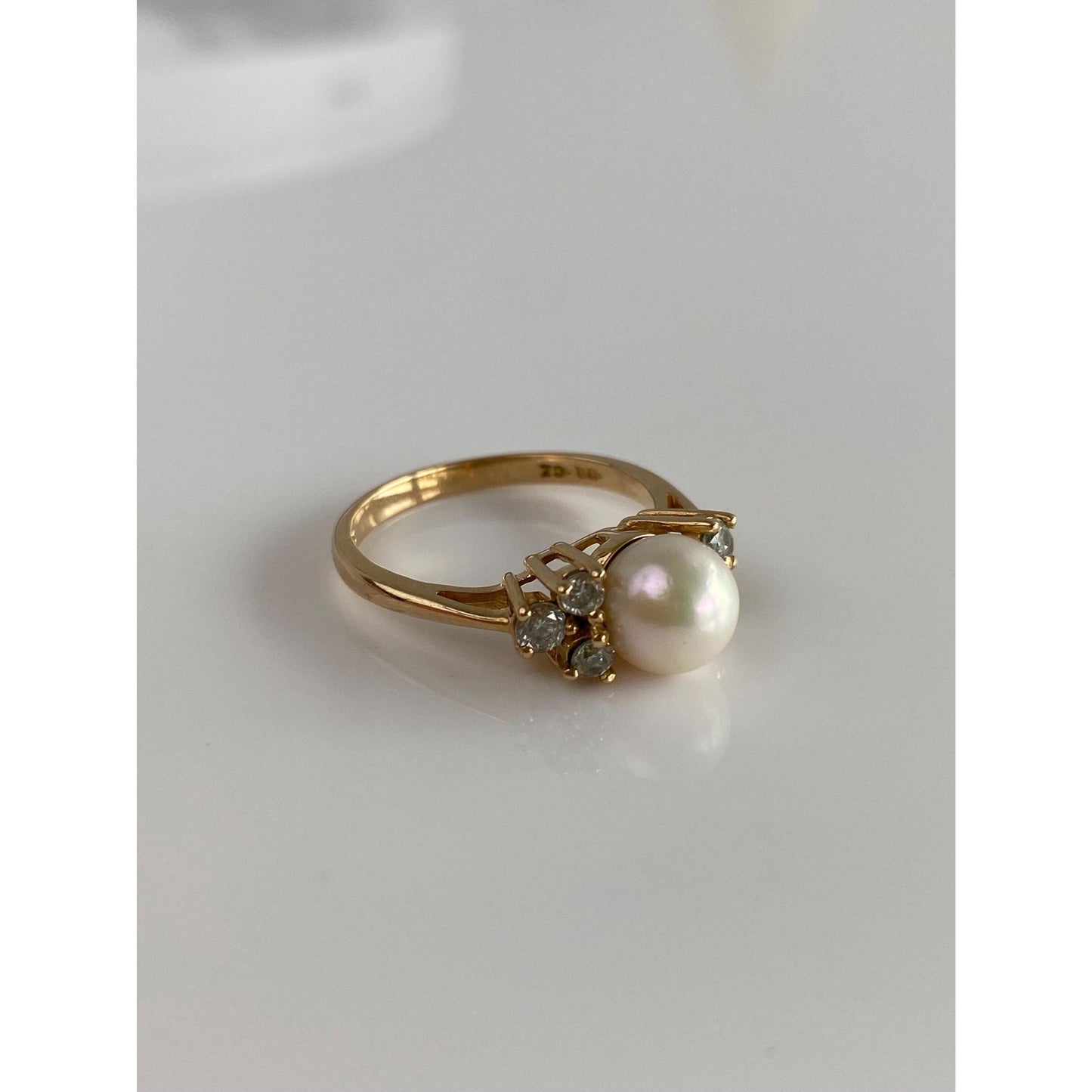 Vintage Solid 14k Yellow Gold Pearl Clear Cubic Zirconia Ring - Size 6.75