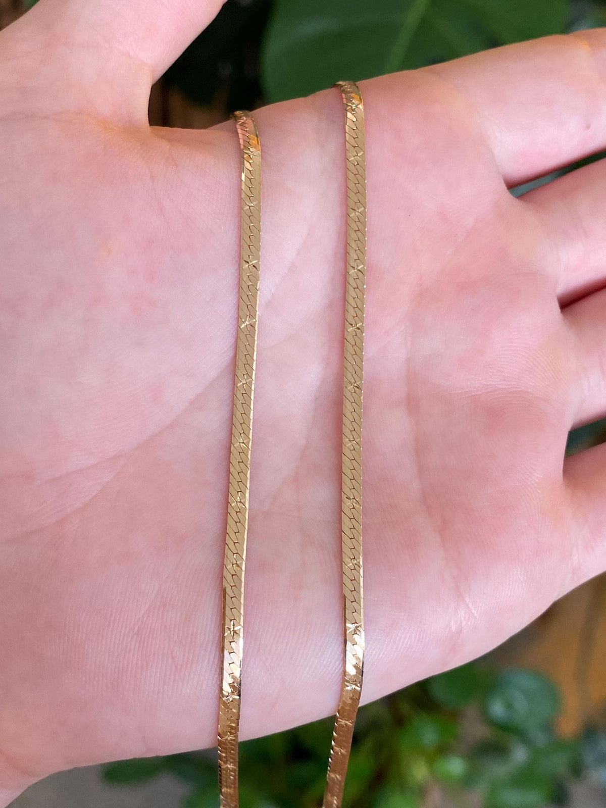 Vintage Solid 14k Yellow Gold Diamond Cut Star Design Herringbone Chain Necklace - 16 inches