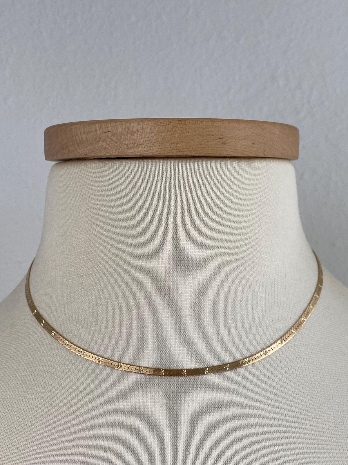 Vintage Solid 14k Yellow Gold Diamond Cut Star Design Herringbone Chain Necklace - 16 inches