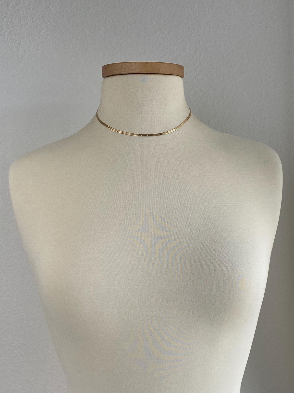Vintage Solid 14k Yellow Gold Diamond Cut Star Design Herringbone Chain Necklace - 16 inches