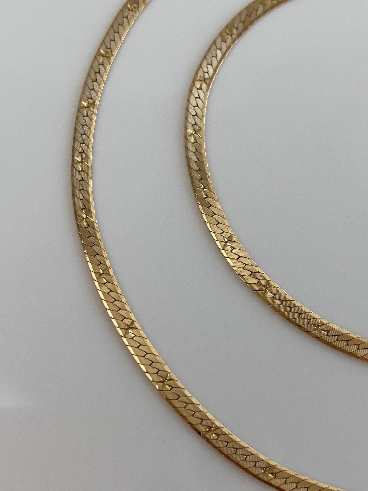 Vintage Solid 14k Yellow Gold Diamond Cut Star Design Herringbone Chain Necklace - 16 inches