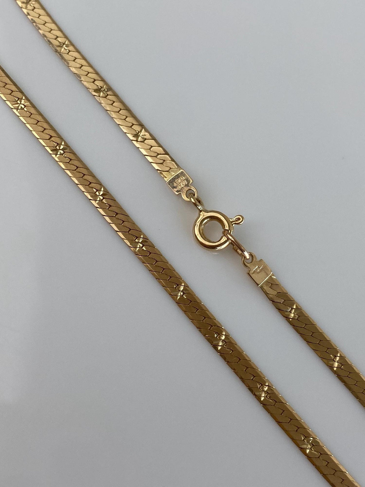 Vintage Solid 14k Yellow Gold Diamond Cut Star Design Herringbone Chain Necklace - 16 inches