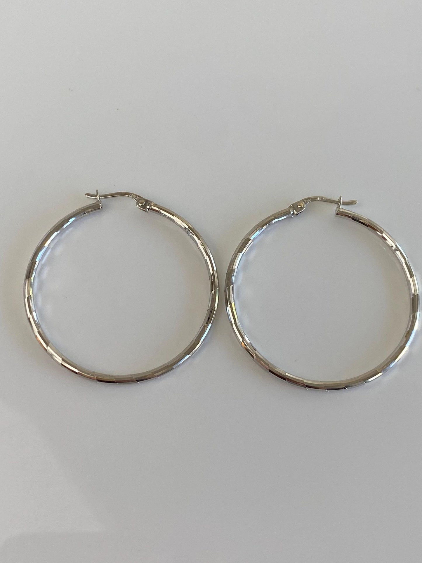 Vintage 14k White Gold Faceted Hoop Earrings